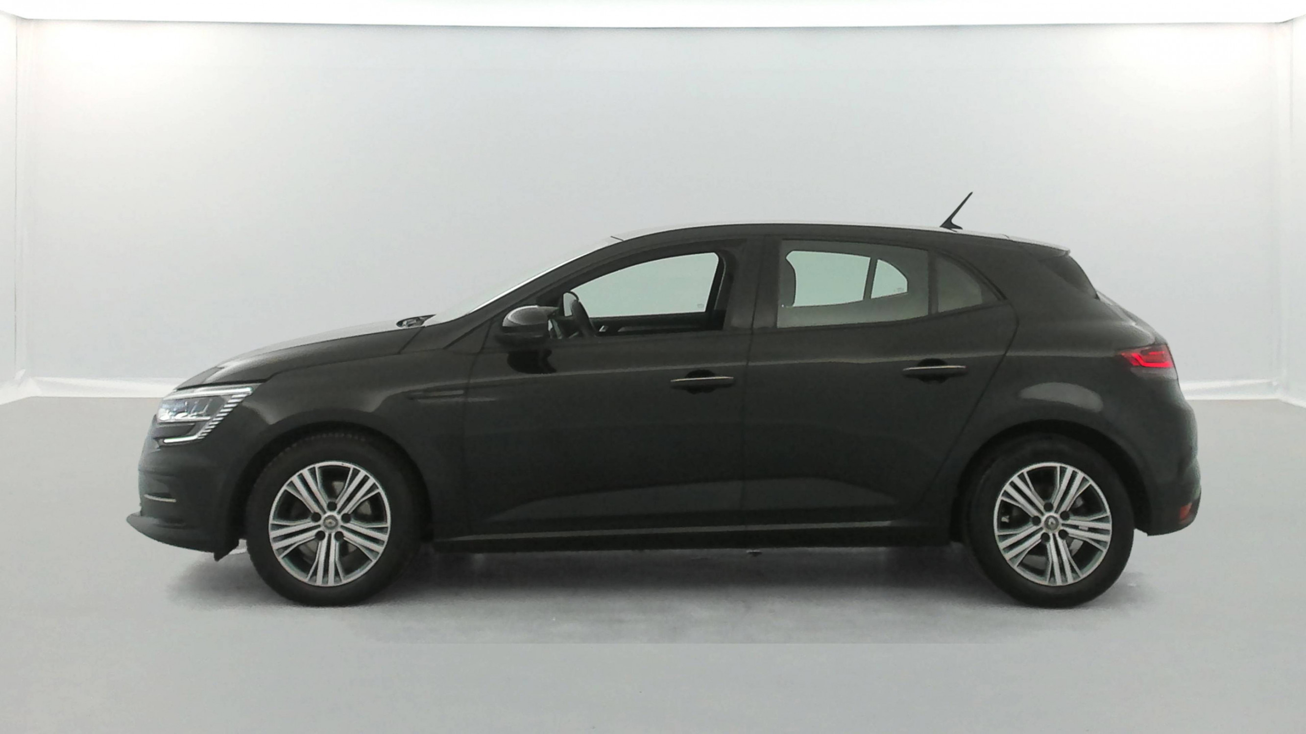 Vente en ligne Renault Megane 4  Blue dCi 115 EDC au prix de 17 990 €
