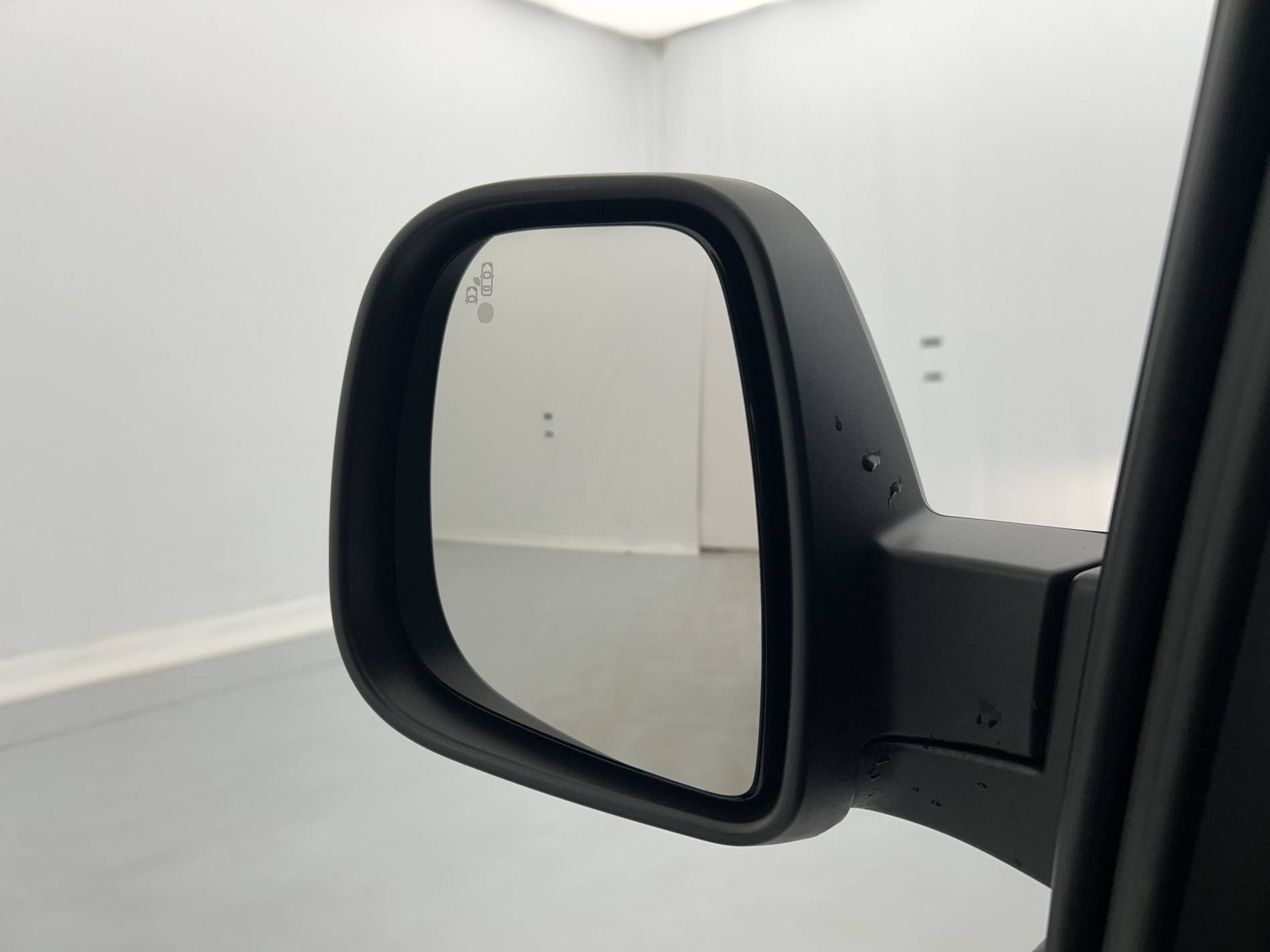 Vente en ligne Citroën Jumpy Fourgon JUMPY CAB APPROFONDIE M BLUEHDI 145 S&S EAT8 au prix de 30 990 €