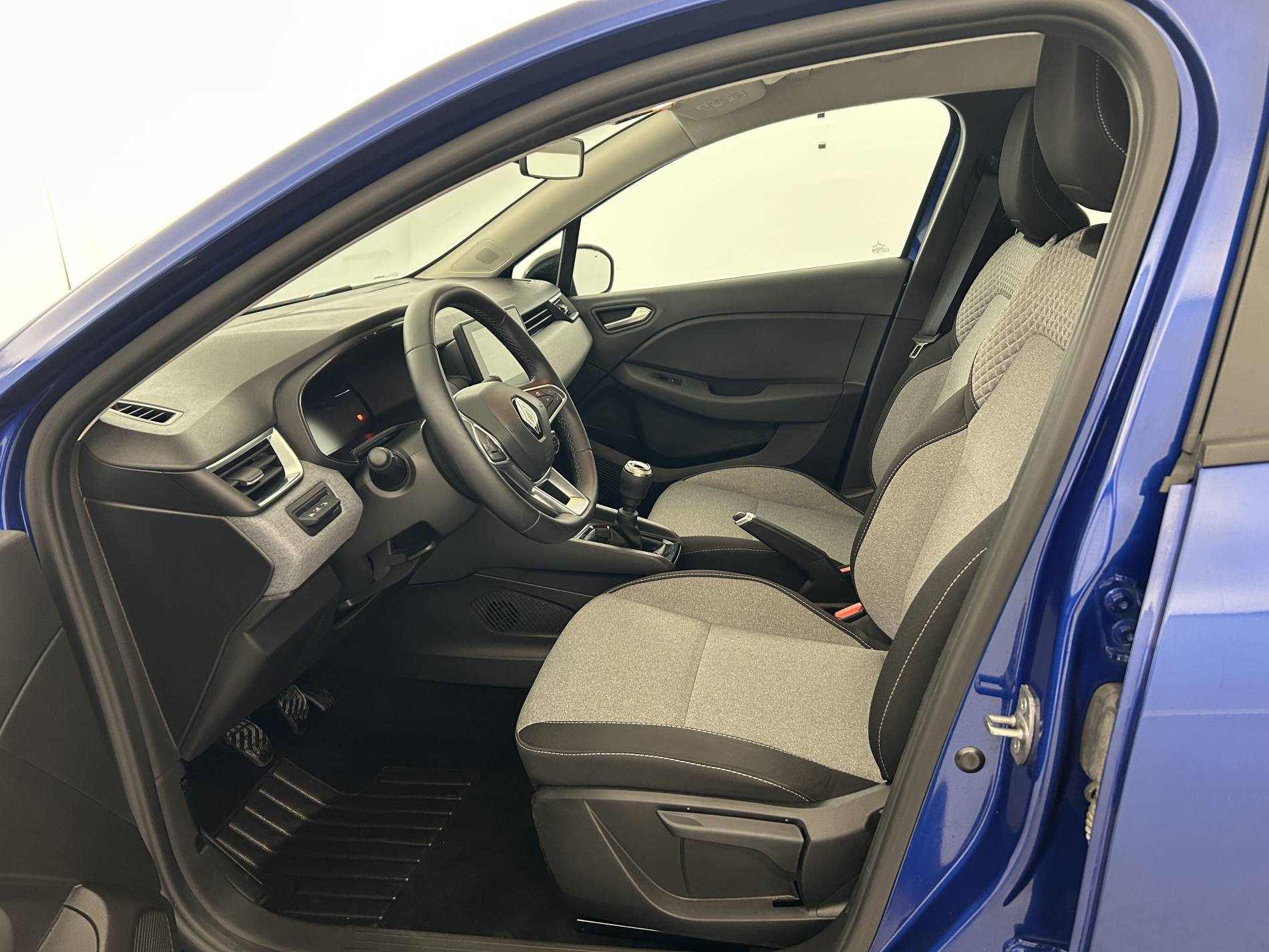 Vente en ligne Renault Clio 5 Clio TCe 90 au prix de 15 990 €