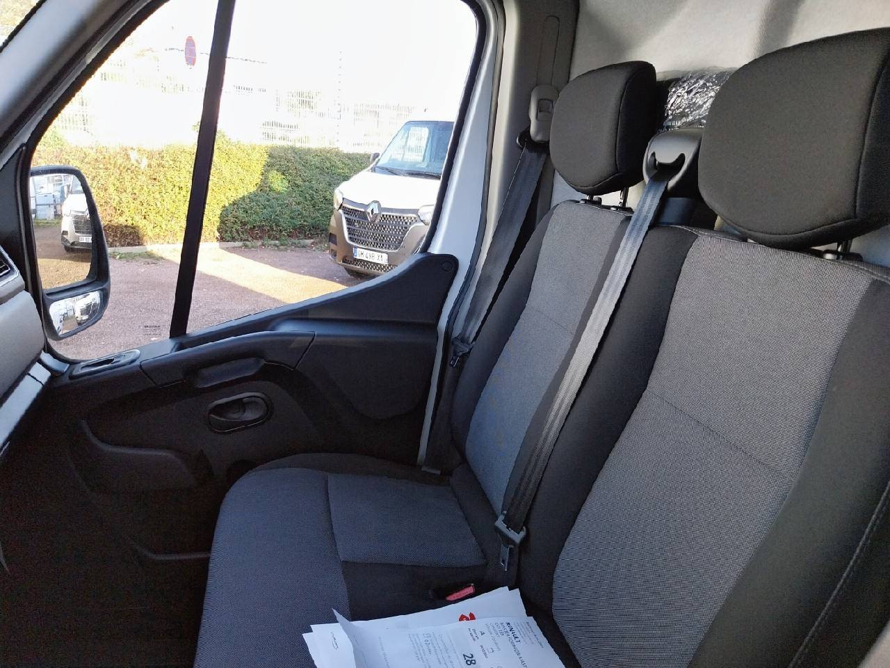 Vente en ligne Renault Master Fourgon MASTER FGN TRAC F3500 L2H2 BLUE DCI 135 au prix de 24 990 €