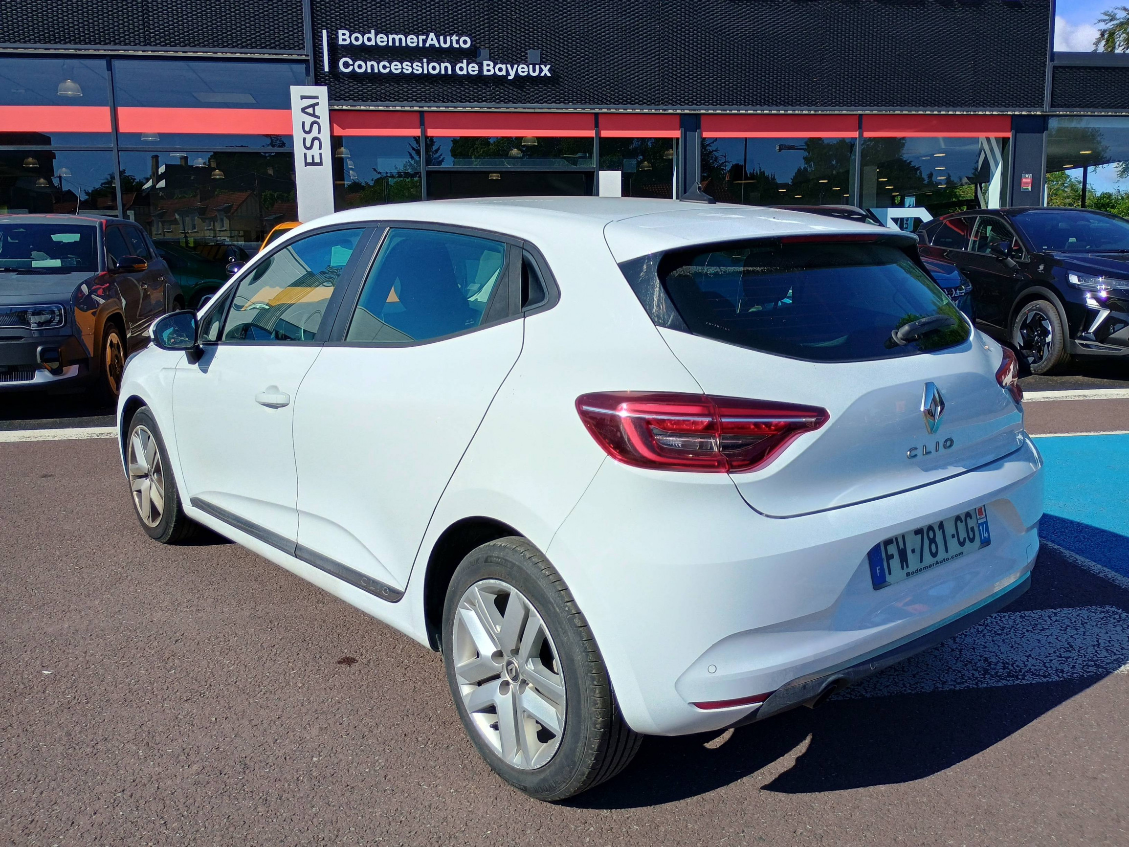 Vente en ligne Renault Clio 5 Clio Blue dCi 85 au prix de 12 590 €