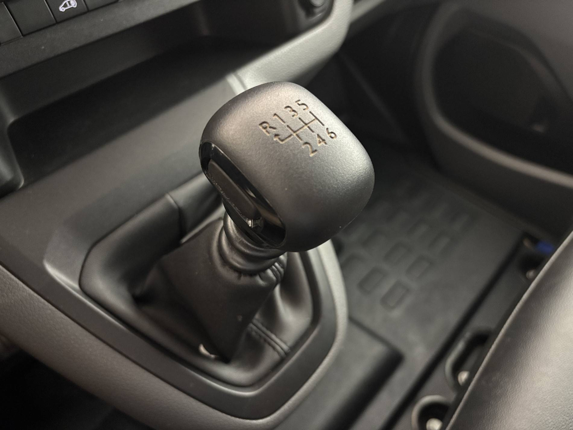 Vente en ligne Citroën Jumper Fourgon JUMPY FGN M BLUEHDI 120 S&S BVM6 au prix de 19 490 €
