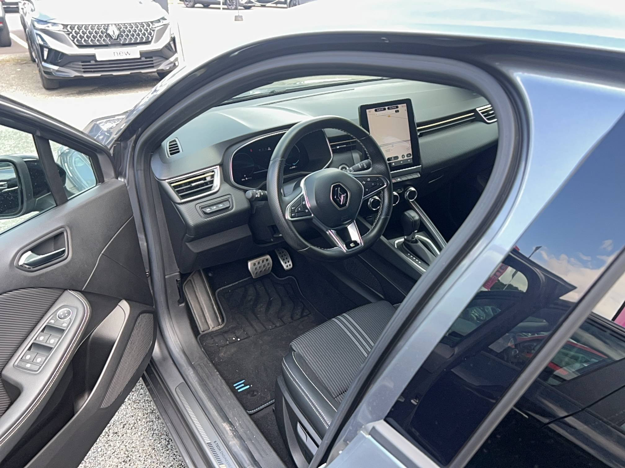 Vente en ligne Renault Clio 5 Clio E-Tech hybride 145 au prix de 16 990 €