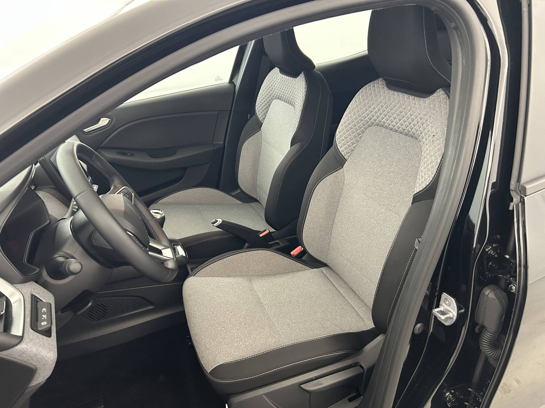 Vente en ligne Renault Clio 5 Clio Blue dCi 100 ch GSR2 au prix de 18 791 €