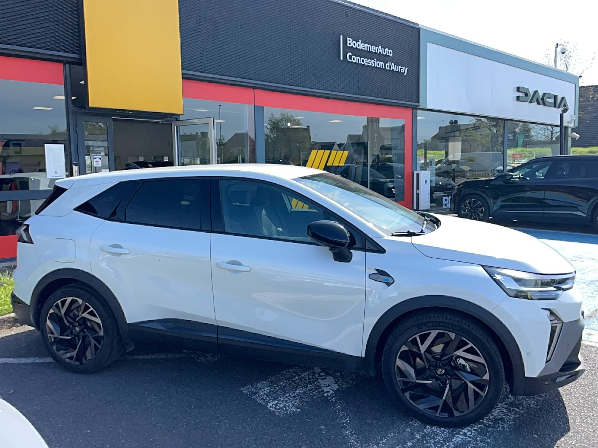 Vente en ligne Renault Symbioz  E-Tech full hybrid 145 au prix de 31 970 €