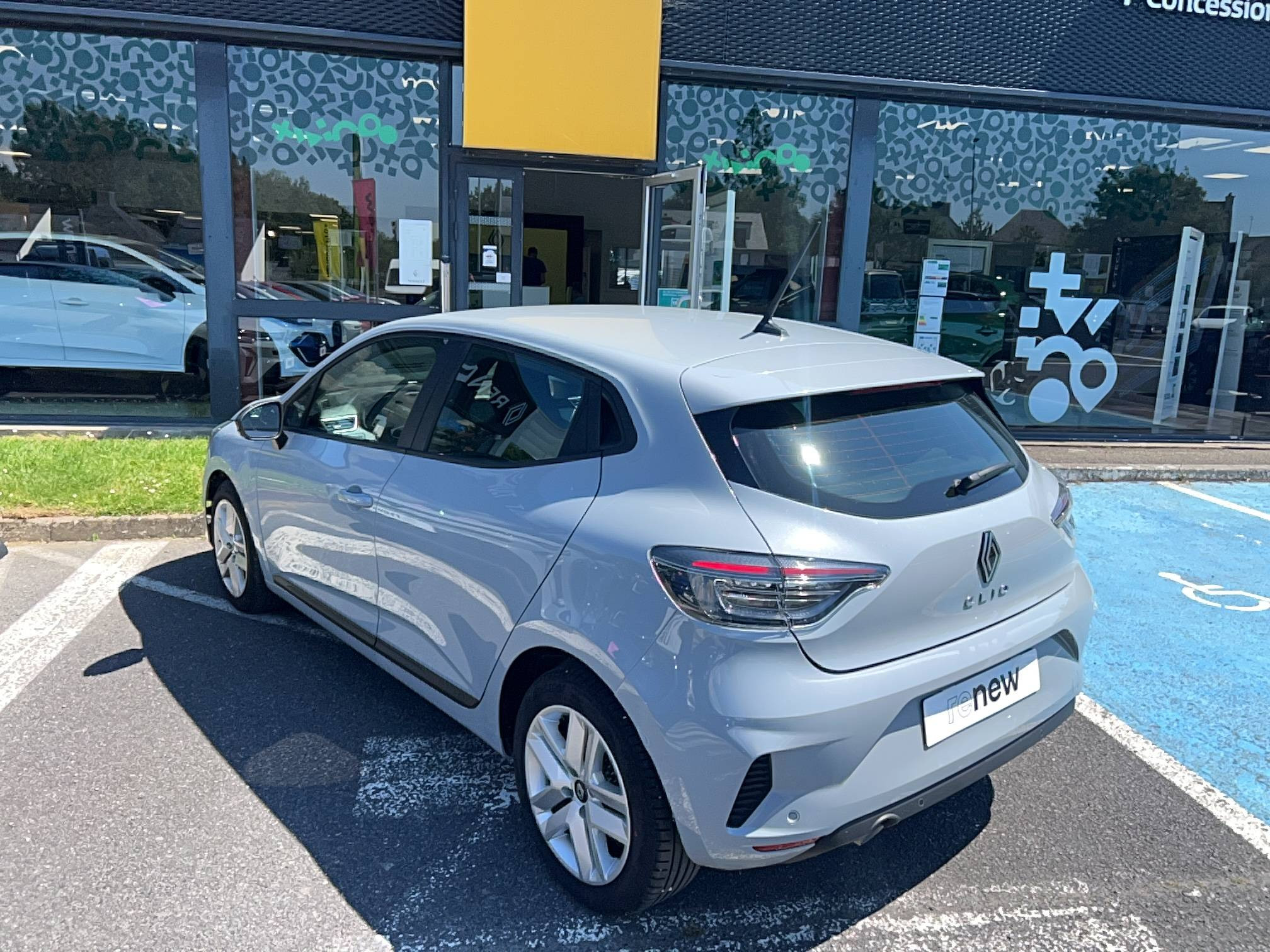 Renault Clio 5 Clio TCe 90 occasion de 2024 en vente à Auray