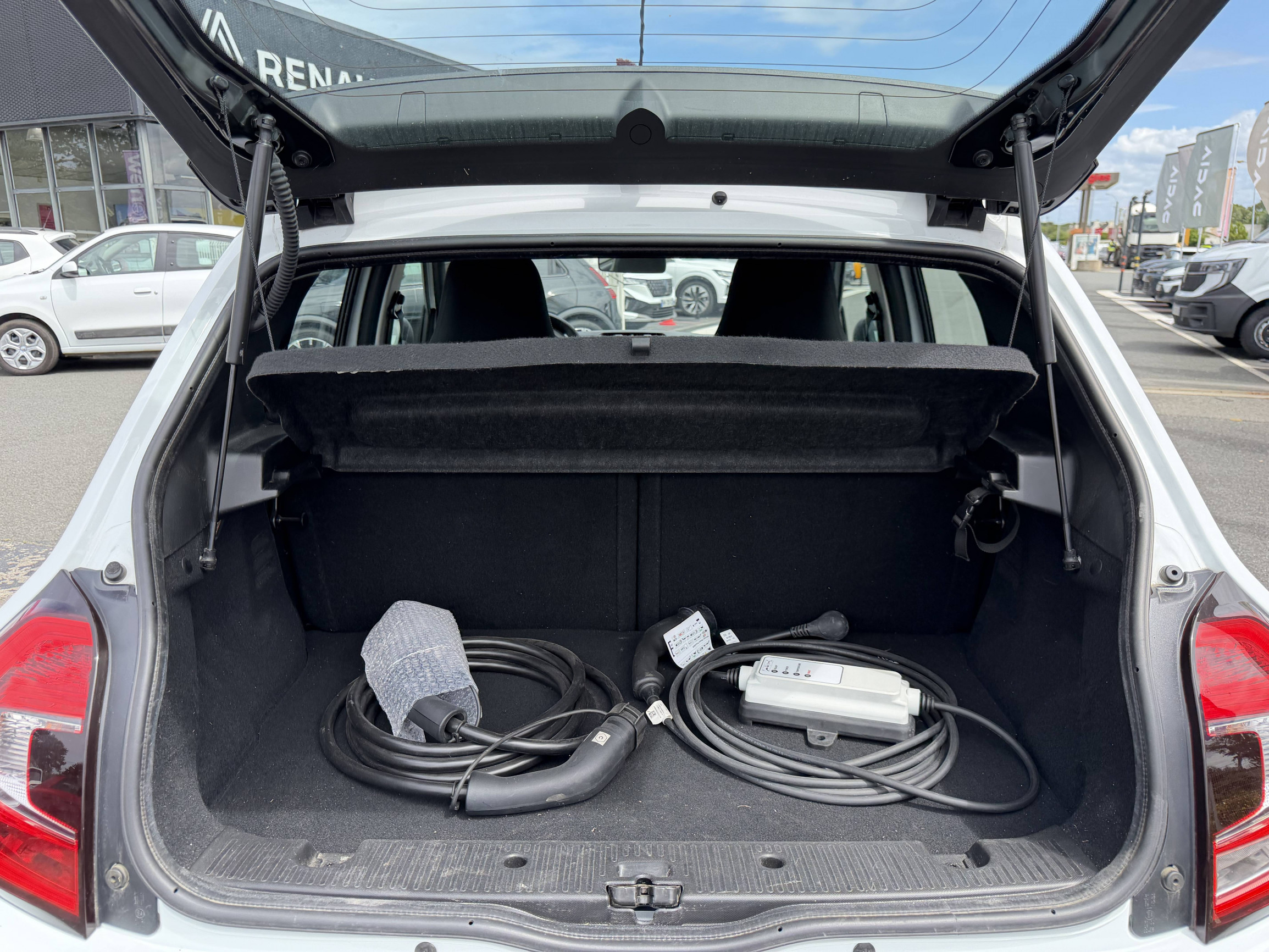 Vente en ligne Renault Twingo Electrique Twingo III E-Tech au prix de 12 490 €