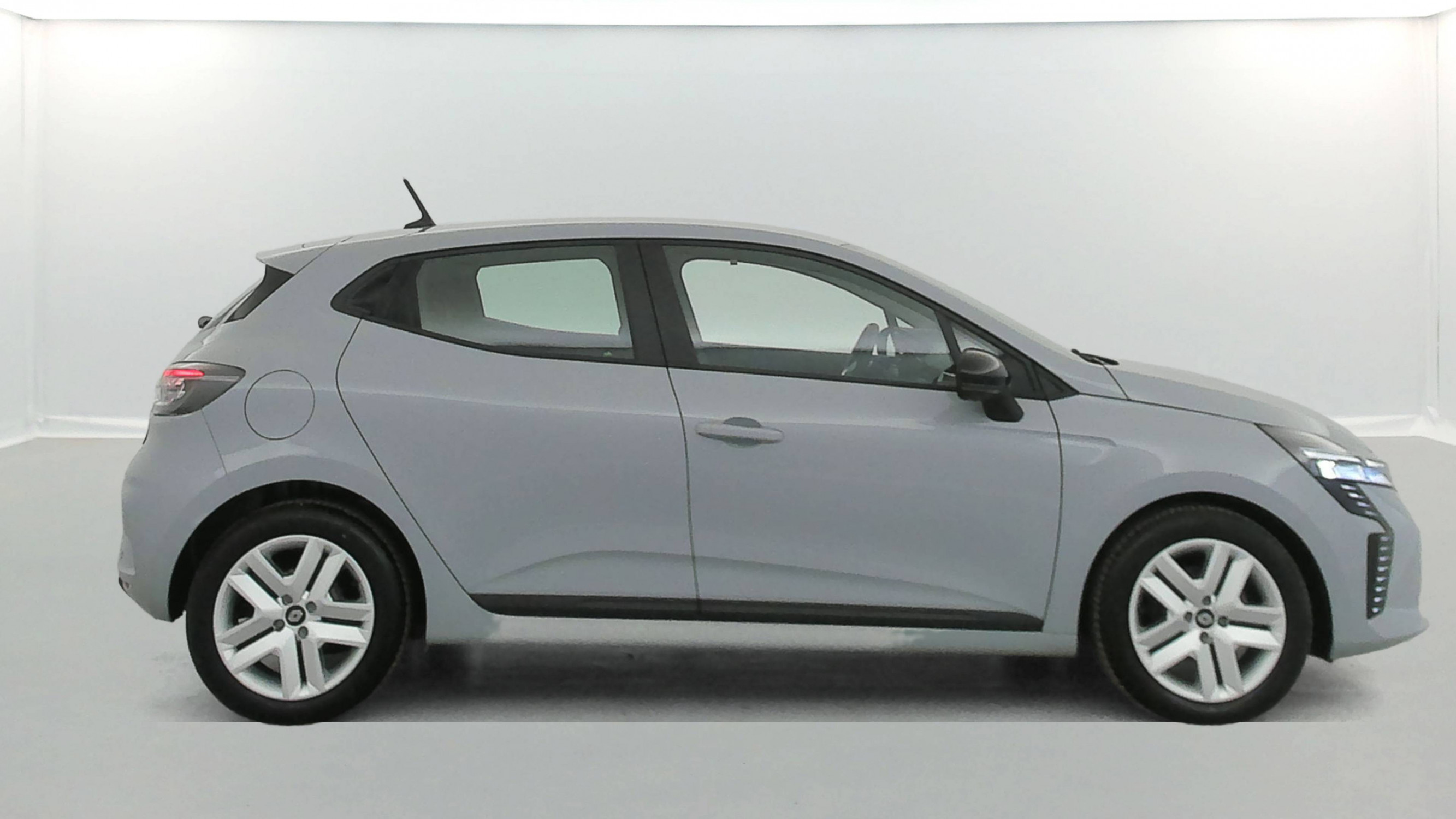 Vente en ligne Renault Clio 5 Clio TCe 90 au prix de 15 990 €