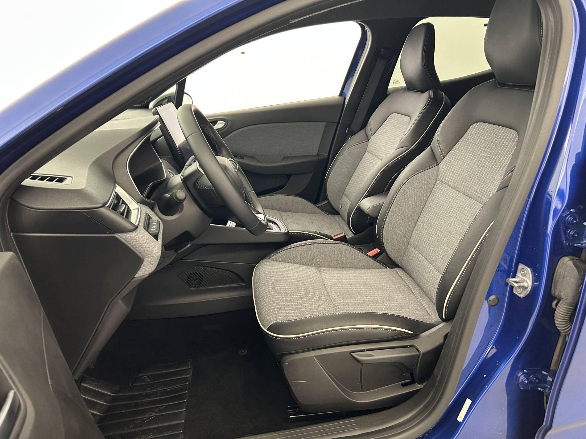 Vente en ligne Renault Clio 5 Clio E-Tech full hybrid 145 ch GSR2 au prix de 20 990 €