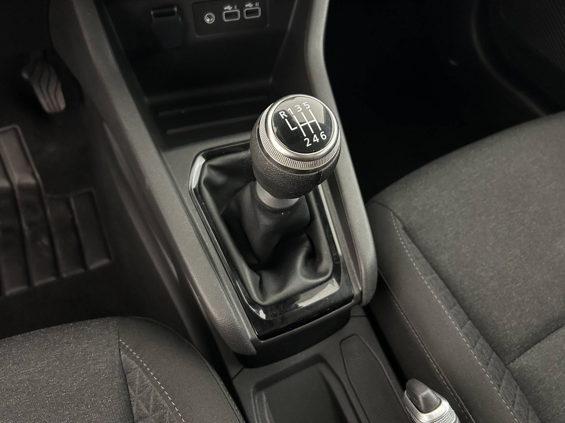 Vente en ligne Renault Clio 5 Clio TCe 90 au prix de 13 500 €