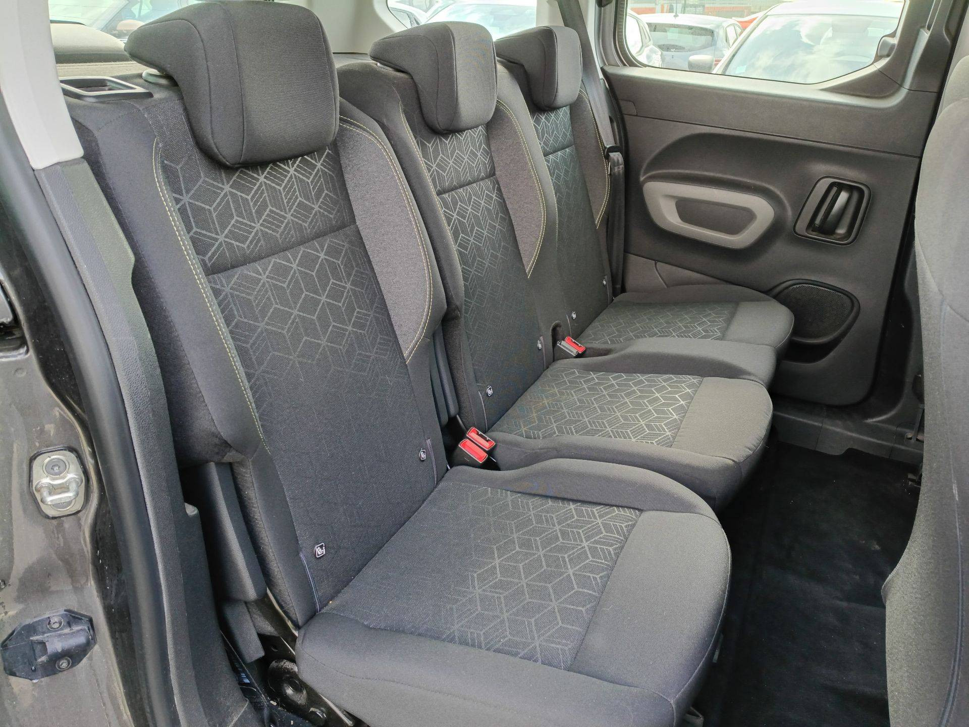 Vente en ligne Peugeot Rifter  Standard BlueHDi 100 BVM5 au prix de 17 890 €