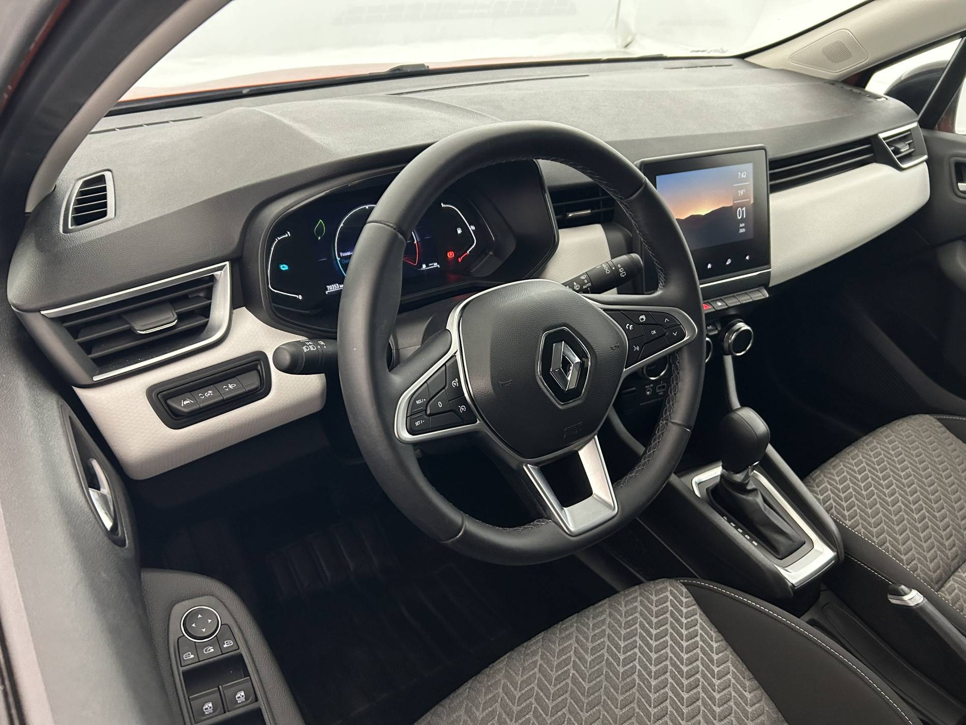 Vente en ligne Renault Clio 5 Clio E-Tech hybride 145 au prix de 15 490 €