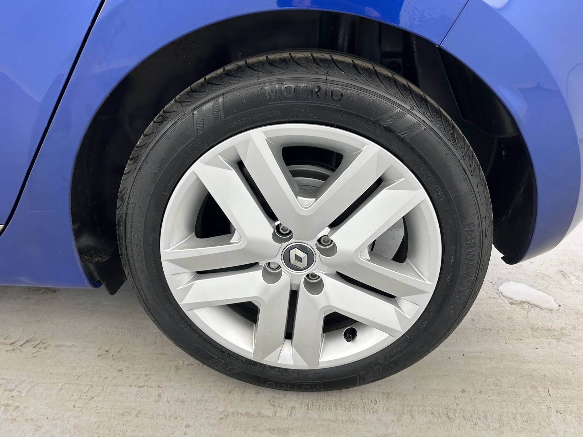 Vente en ligne Renault Clio 5 Clio E-Tech 140 - 21N au prix de 16 350 €
