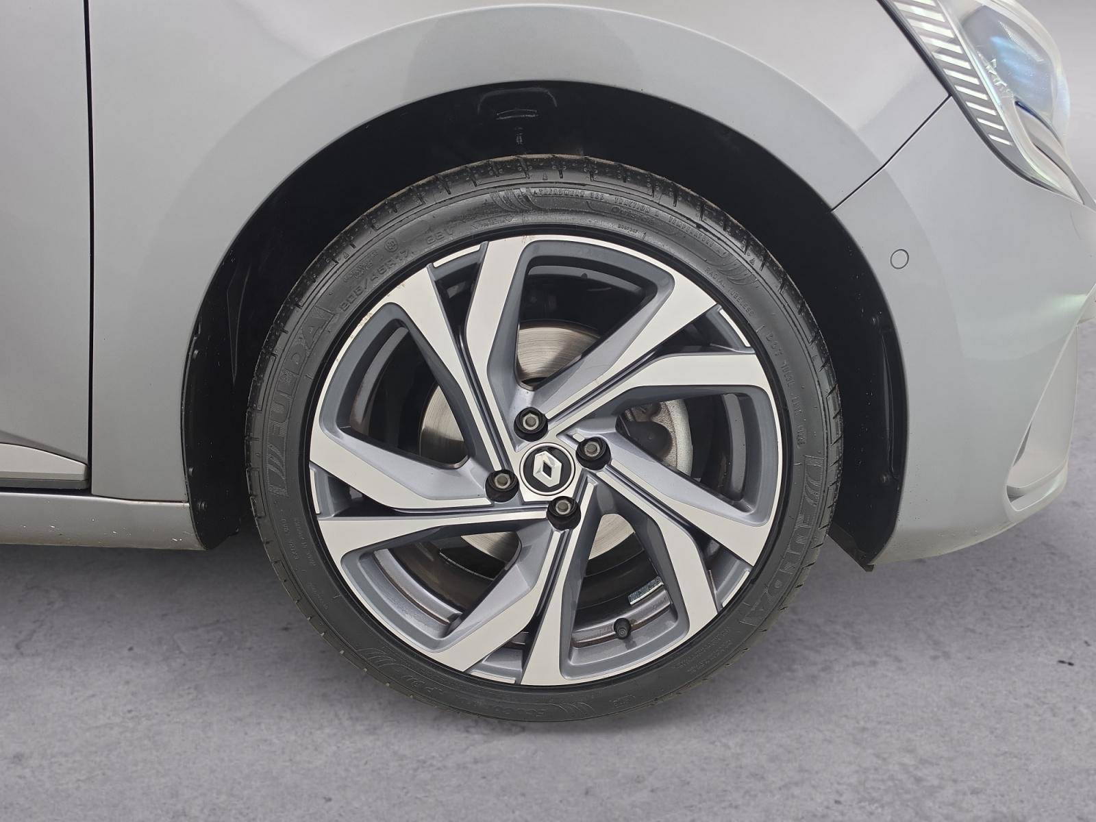 Vente en ligne Renault Clio 5 Clio TCe 140 au prix de 17 990 €