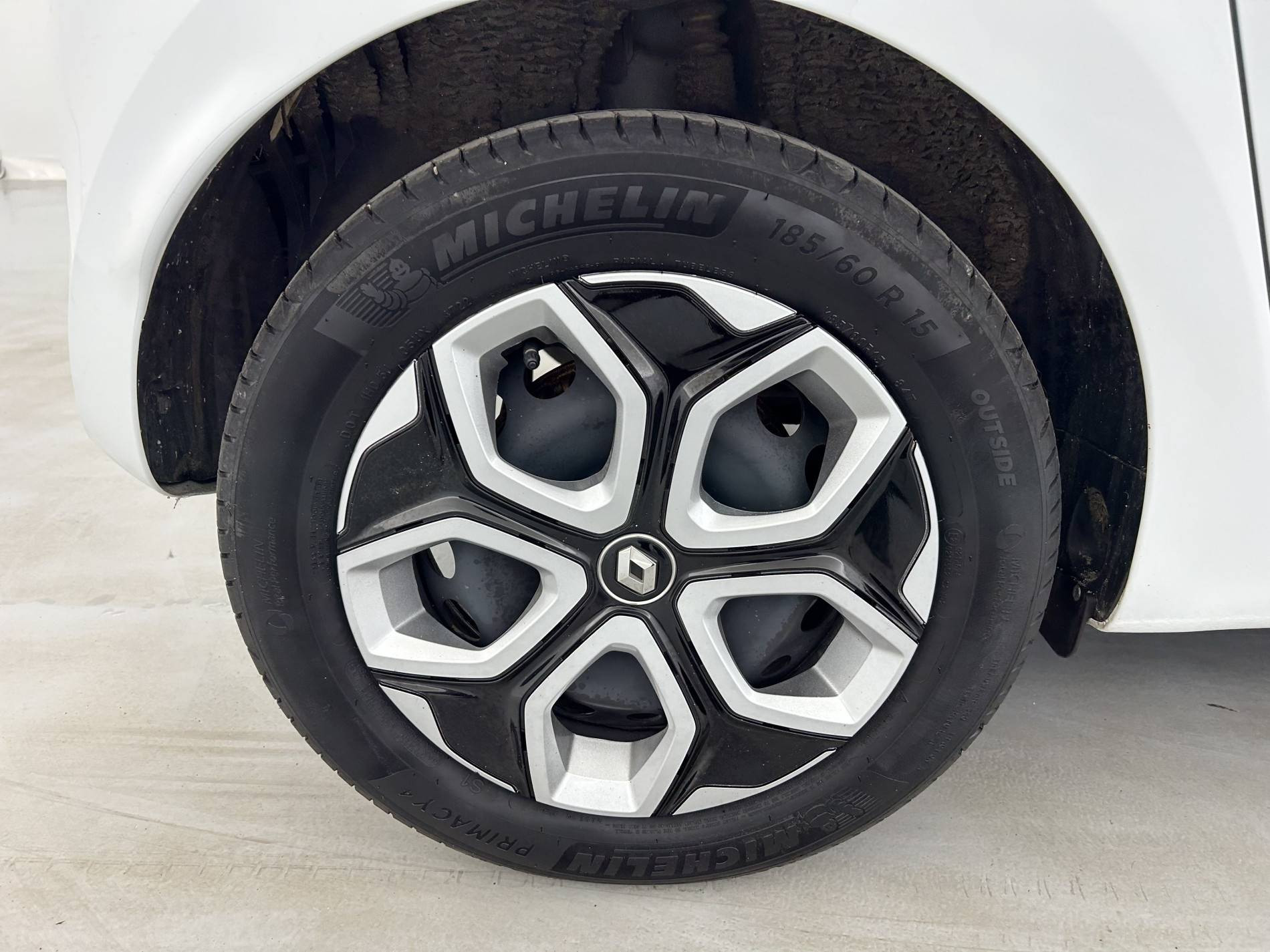 Vente en ligne Renault Twingo Electrique Twingo III E-Tech au prix de 12 490 €