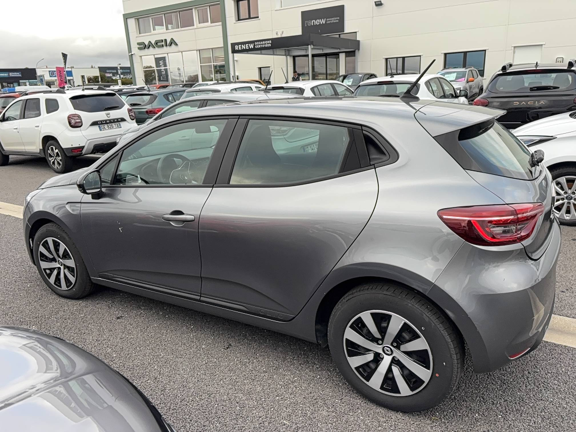 Vente en ligne Renault Clio 5 Clio TCe 90 au prix de 15 490 €