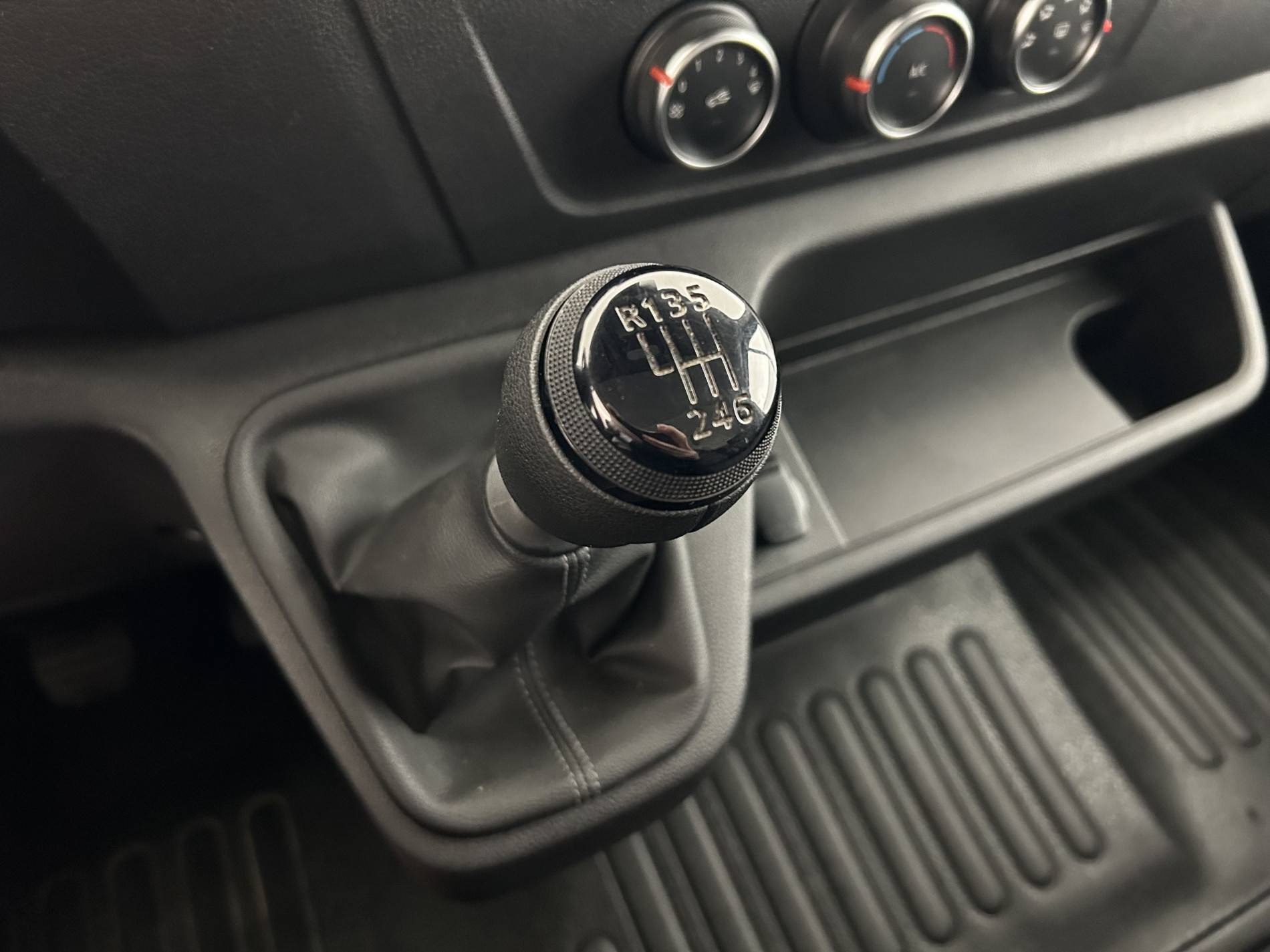 Vente en ligne Renault Master Fourgon MASTER FGN TRAC F3500 L2H2 BLUE DCI 135 au prix de 23 390 €