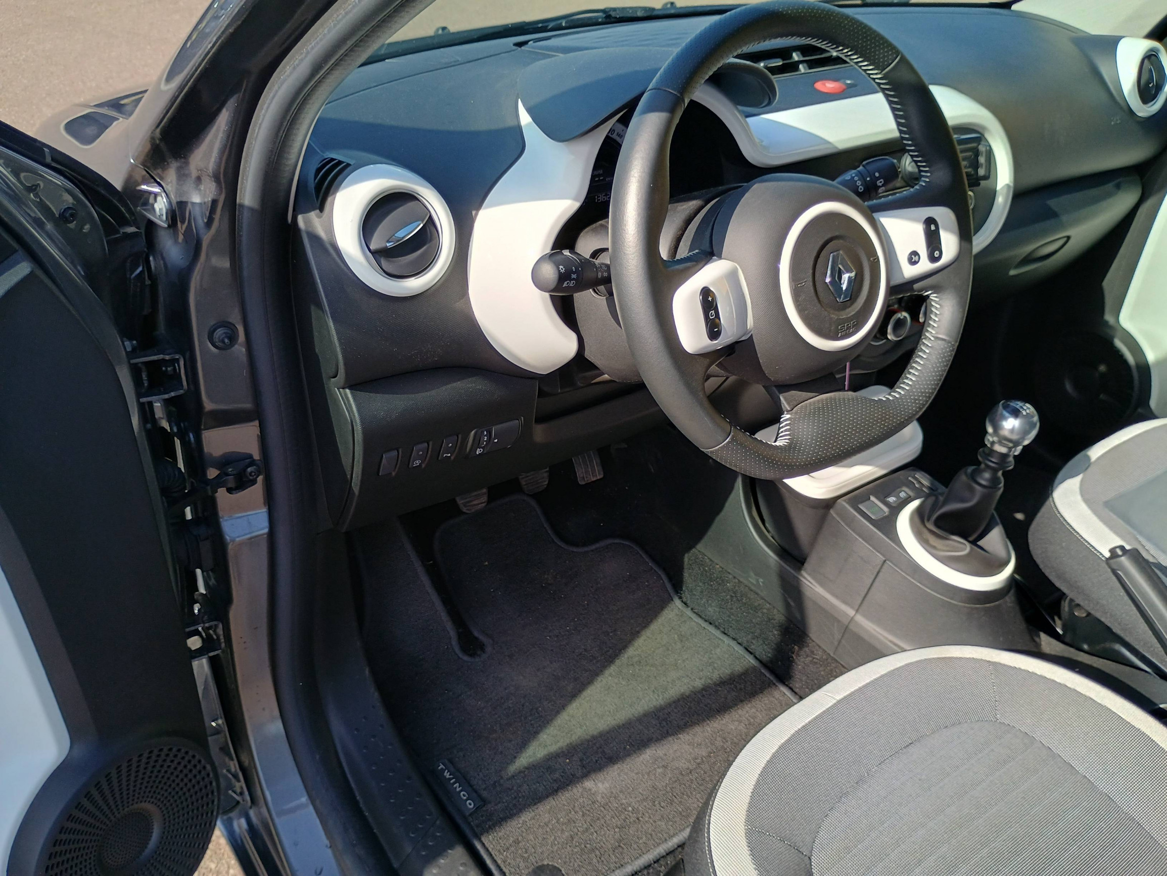 Vente en ligne Renault Twingo 3  0.9 TCe 90 Energy E6C au prix de 11 991 €