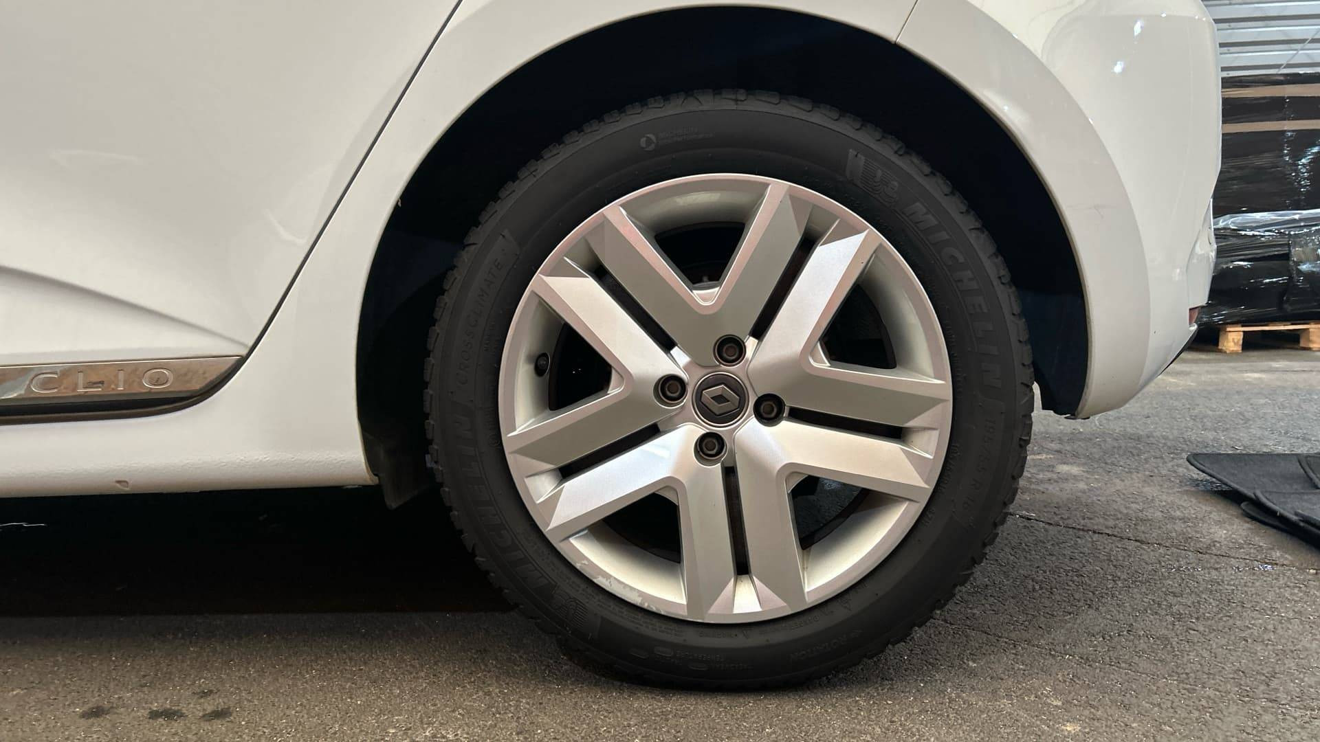 Vente en ligne Renault Clio 5 Clio Blue dCi 85 au prix de 13 490 €