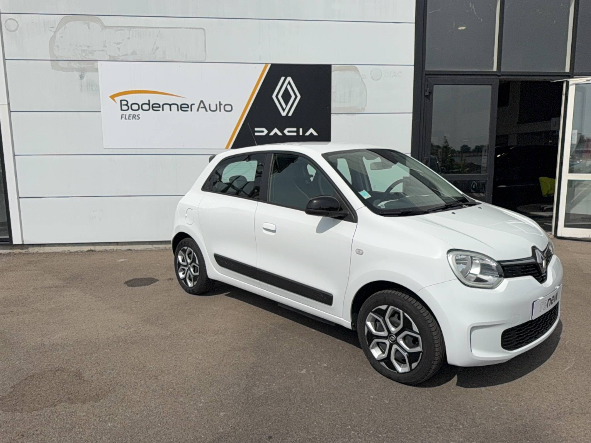 Vente en ligne Renault Twingo Electrique Twingo III E-Tech au prix de 10 990 €