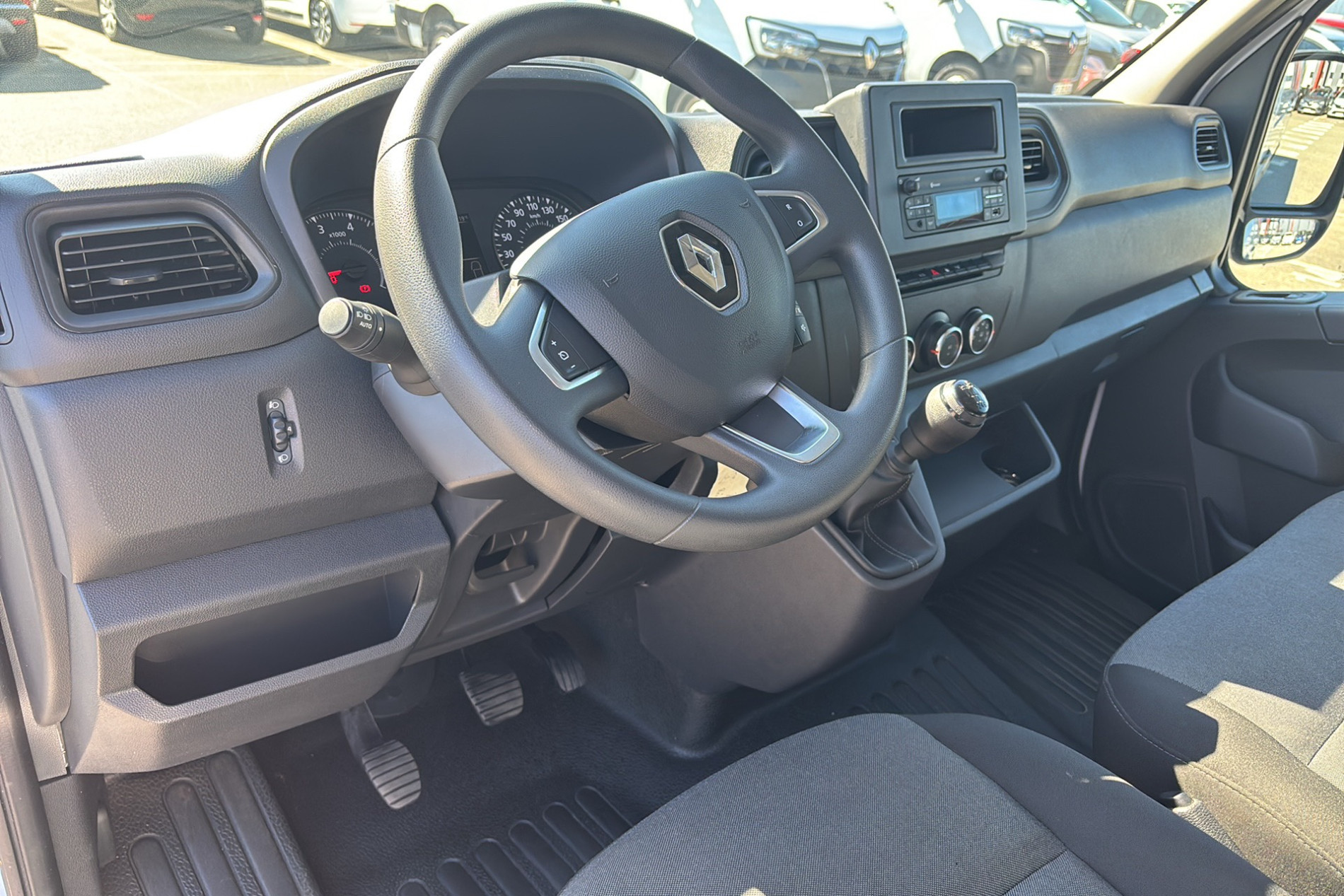Vente en ligne Renault Master Fourgon MASTER FGN TRAC F3500 L2H2 BLUE DCI 135 au prix de 24 590 €