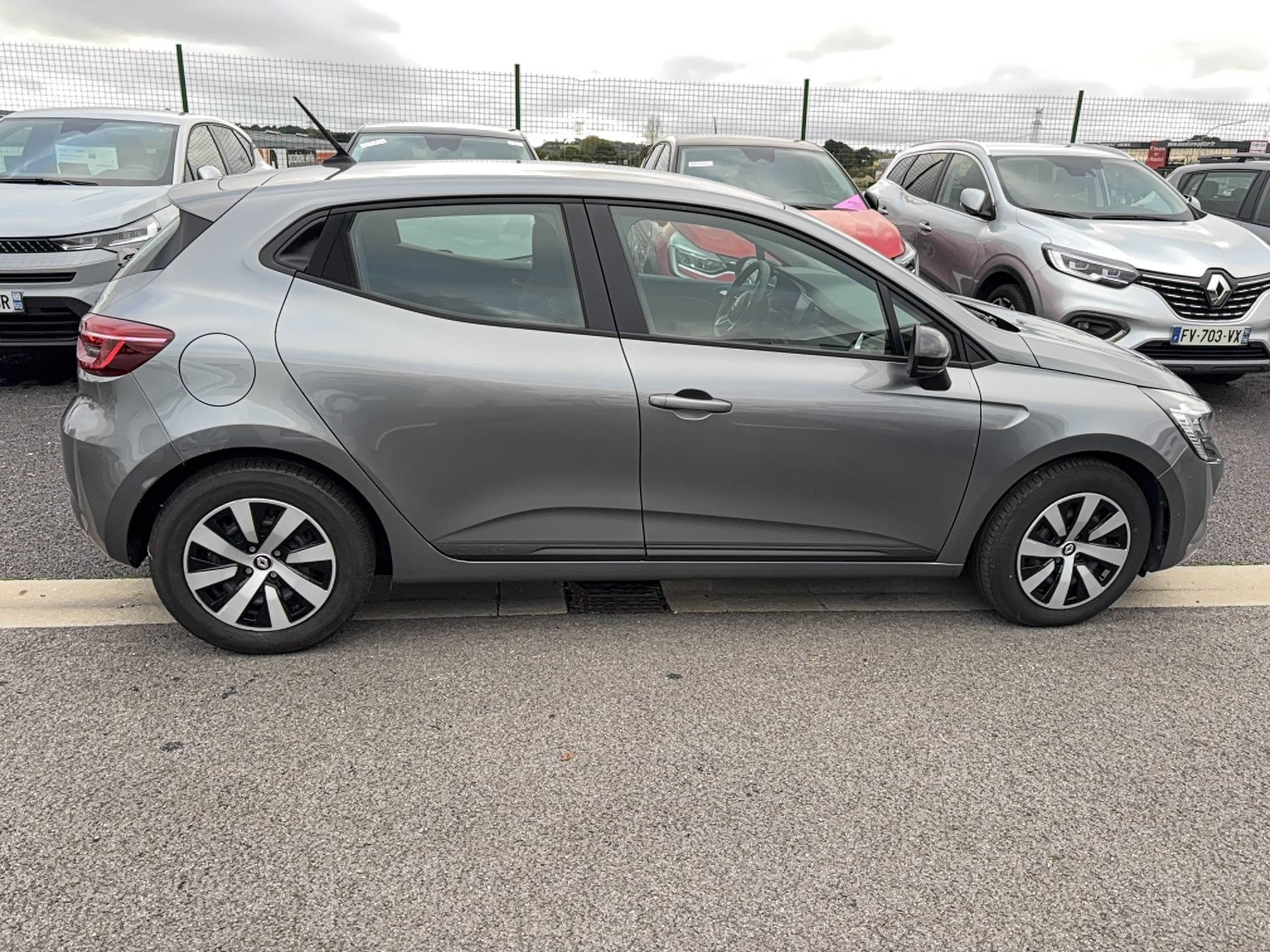 Vente en ligne Renault Clio 5 Clio TCe 90 au prix de 15 490 €