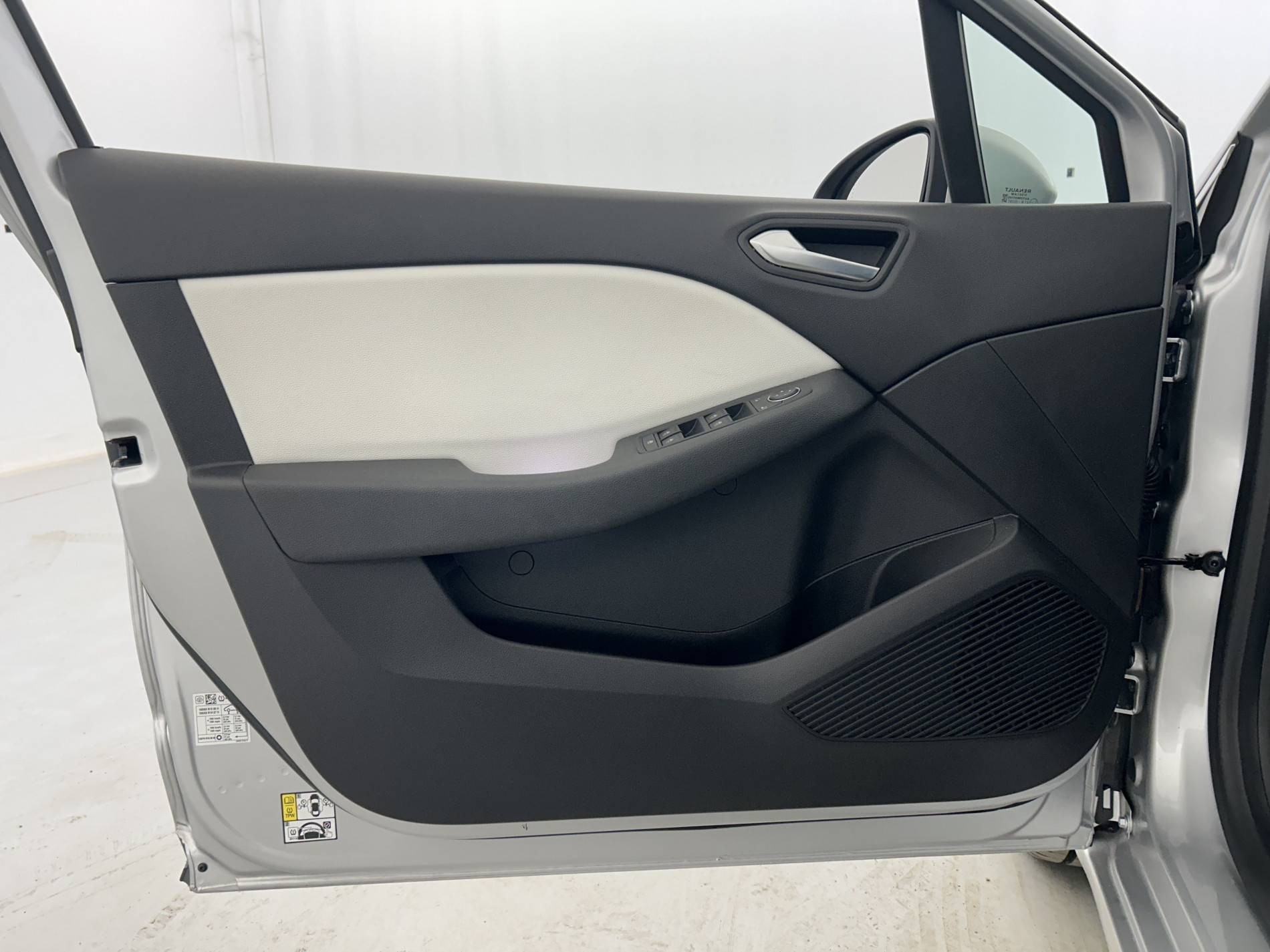 Vente en ligne Renault Clio 5 Clio E-Tech 140 - 21N au prix de 16 990 €