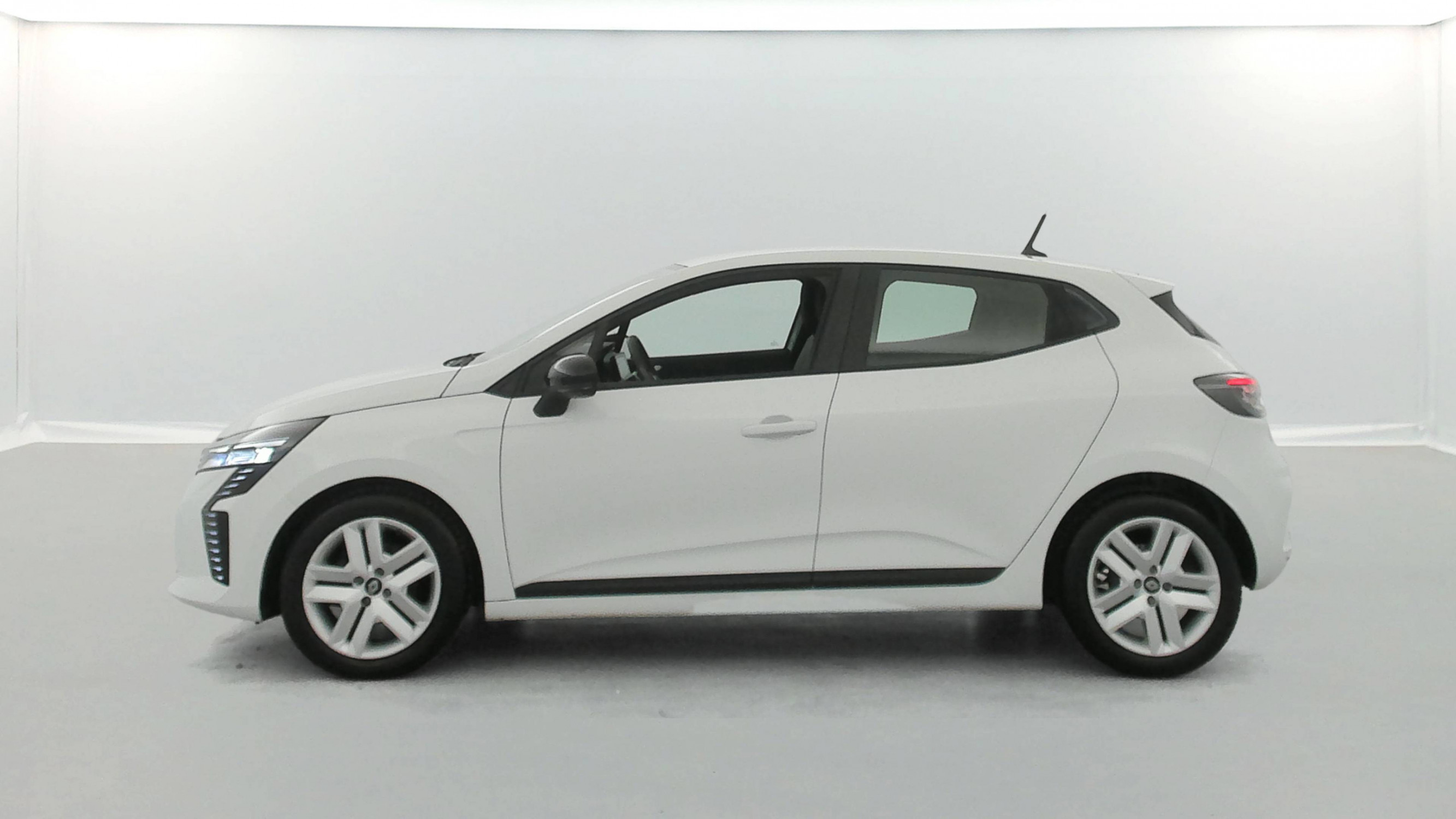 Vente en ligne Renault Clio 5 Clio TCe 90 au prix de 14 290 €