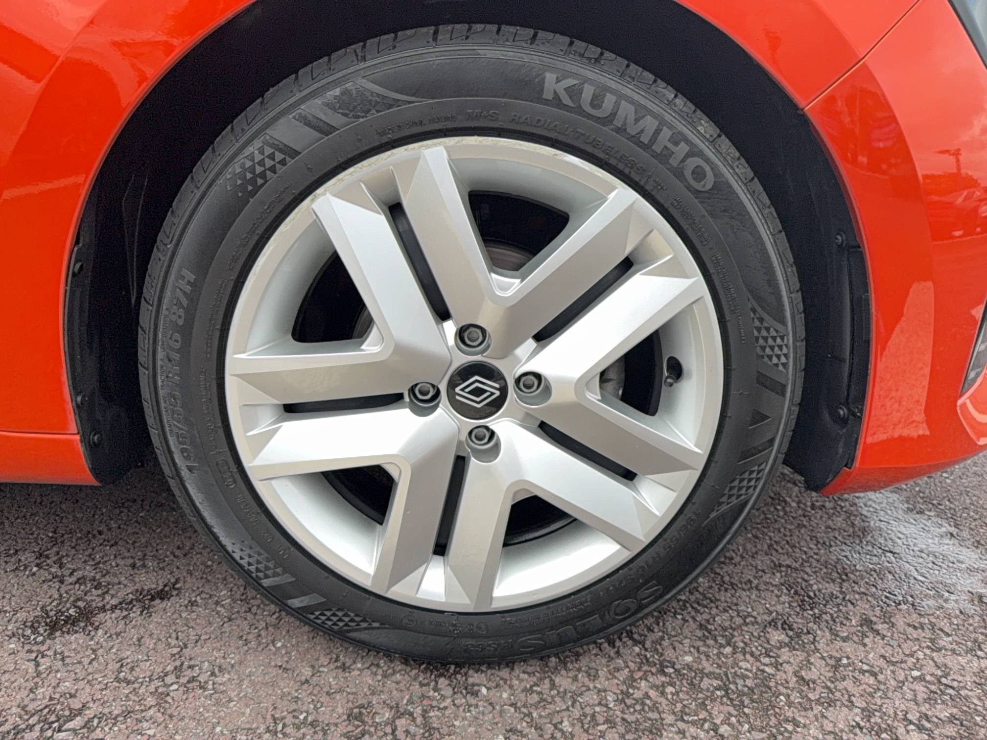 Vente en ligne Renault Clio 5 Clio TCe 100 GPL au prix de 14 990 €