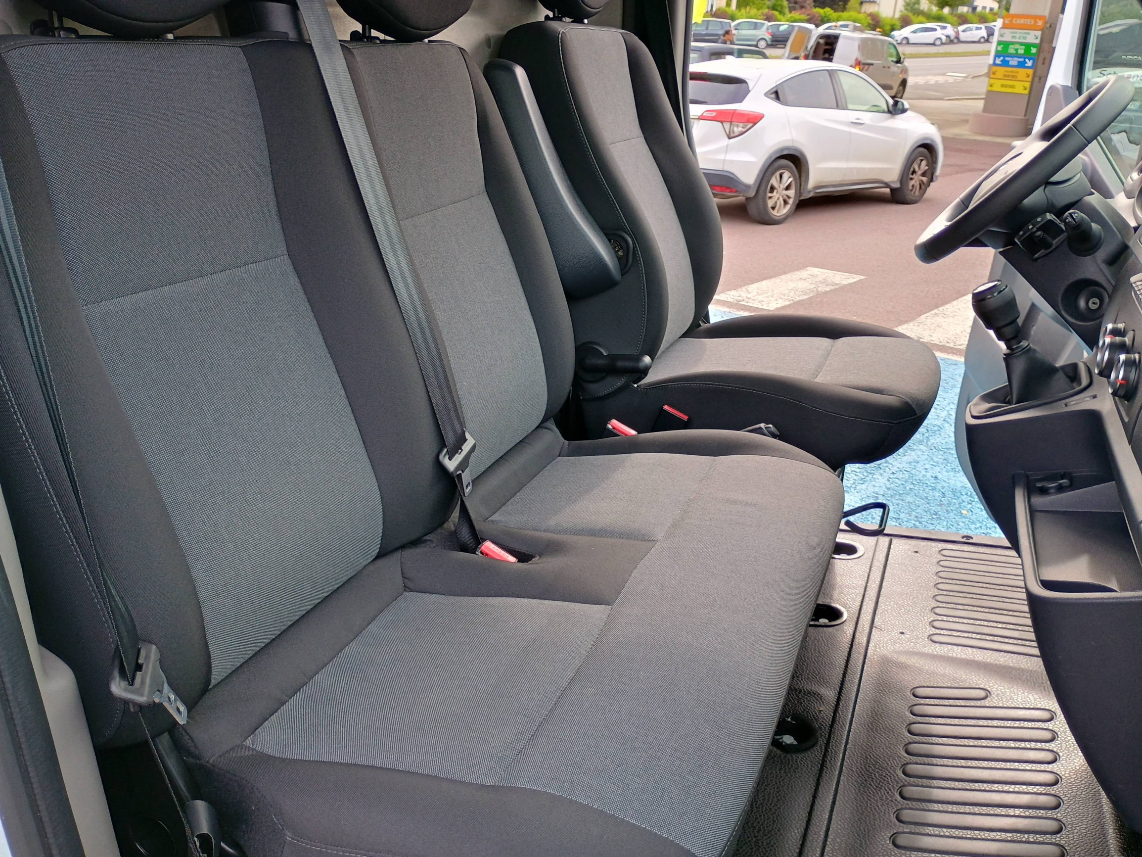 Vente en ligne Renault Master Fourgon MASTER FGN TRAC F3500 L2H2 BLUE DCI 135 au prix de 25 990 €