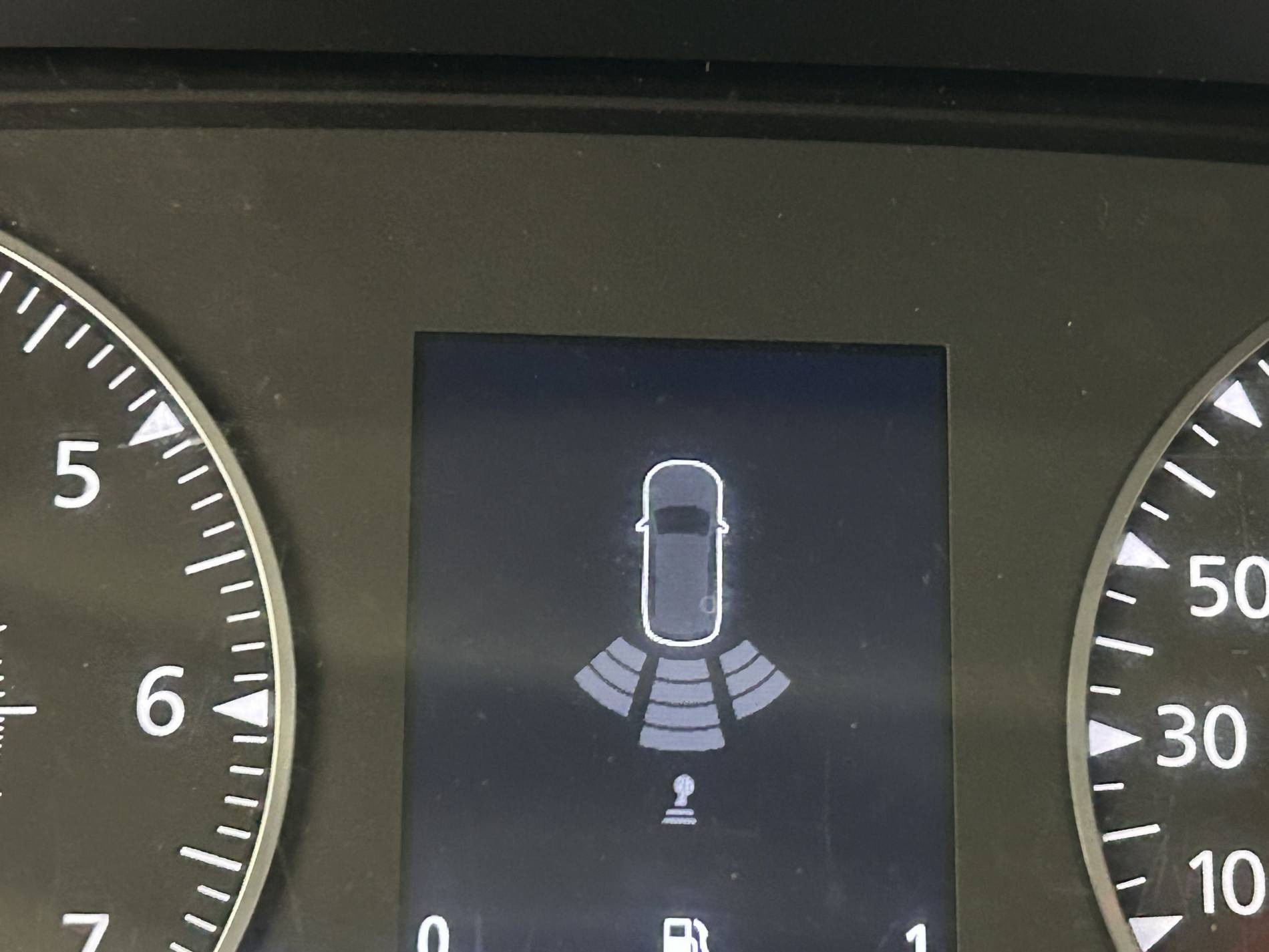 Vente en ligne Renault Master Fourgon MASTER FGN TRAC F3300 L2H2 BLUE DCI 135 au prix de 23 990 €