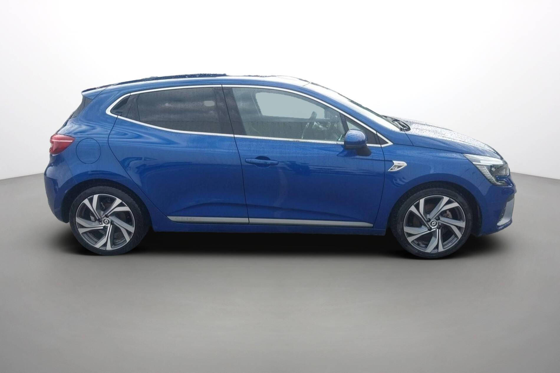 Vente en ligne Renault Clio 5 Clio E-Tech 140 - 21N au prix de 17 790 €