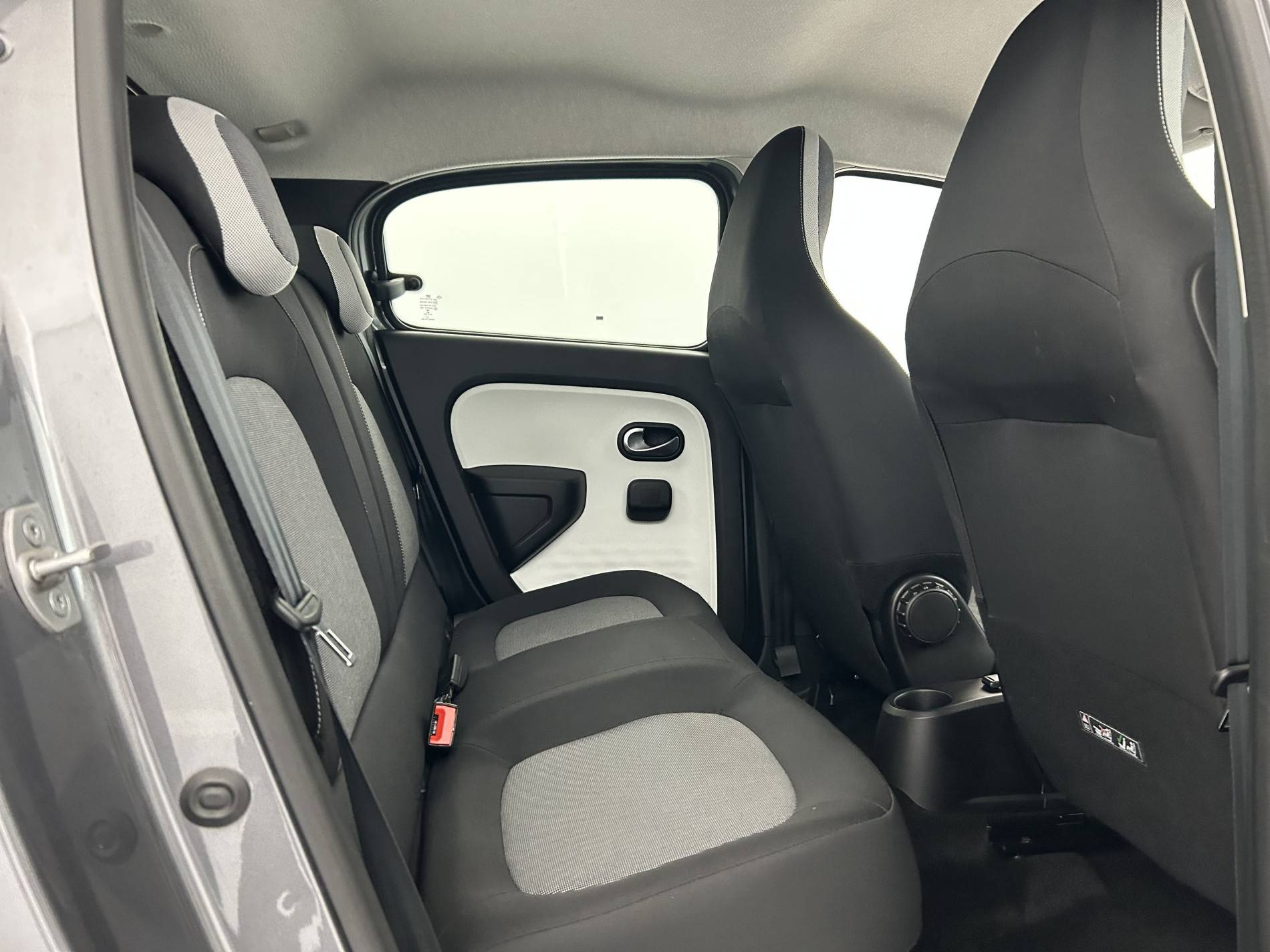 Vente en ligne Renault Twingo Electrique Twingo III E-Tech au prix de 11 990 €