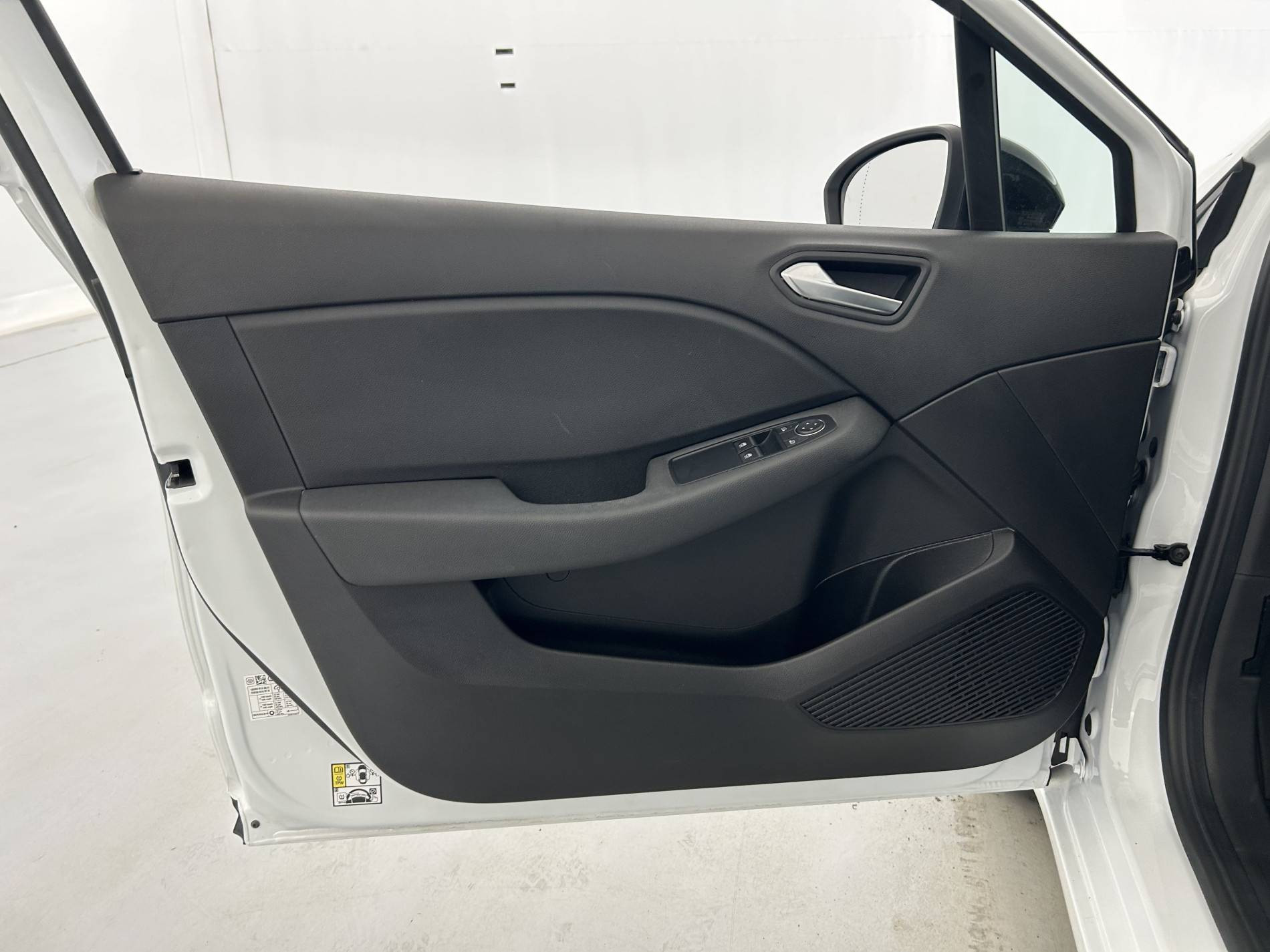 Vente en ligne Renault Clio 5 Clio E-Tech full hybrid 145 au prix de 14 490 €