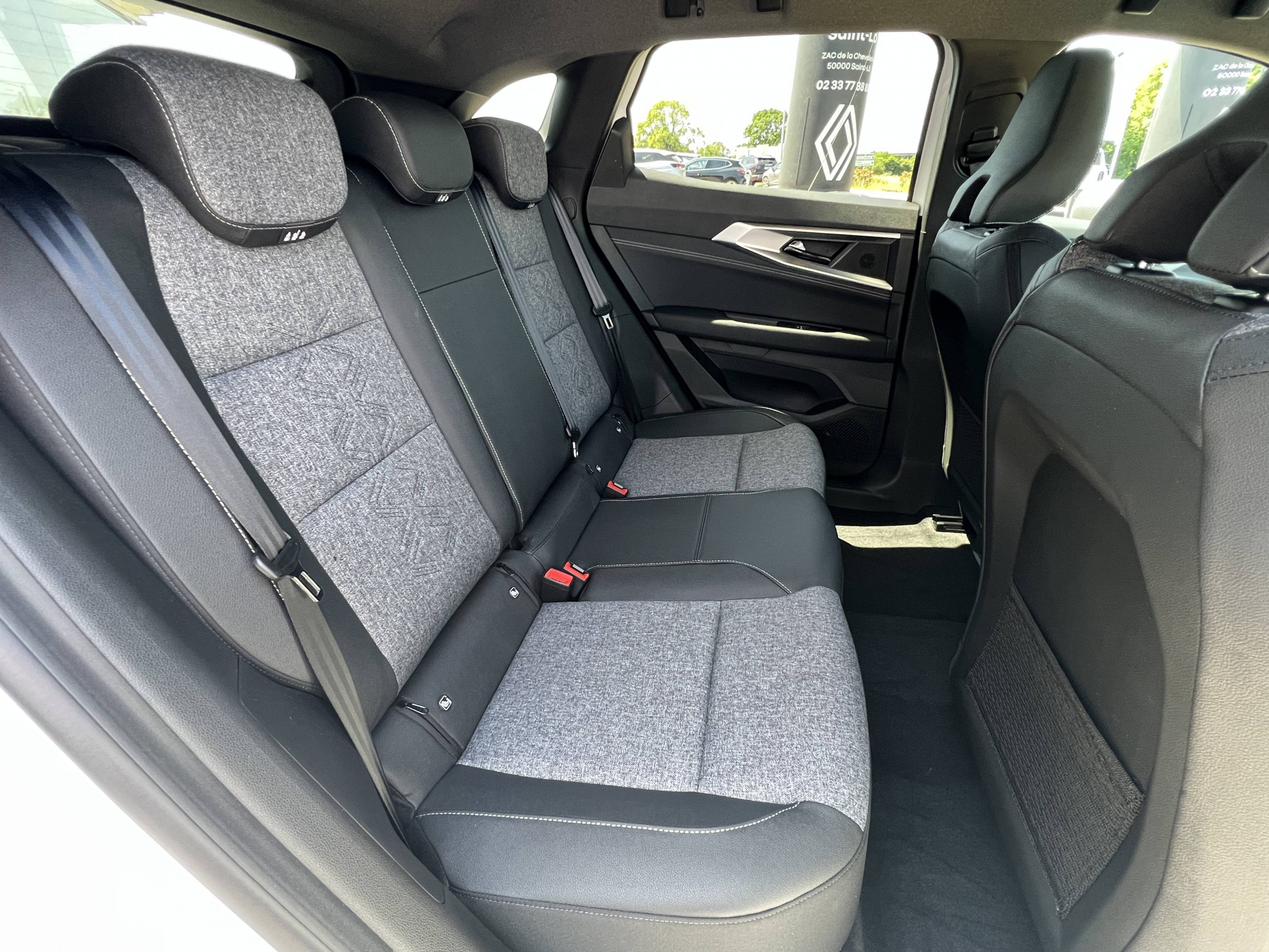 Vente en ligne Renault Austral  full hybrid E-Tech 200 ch au prix de 37 490 €