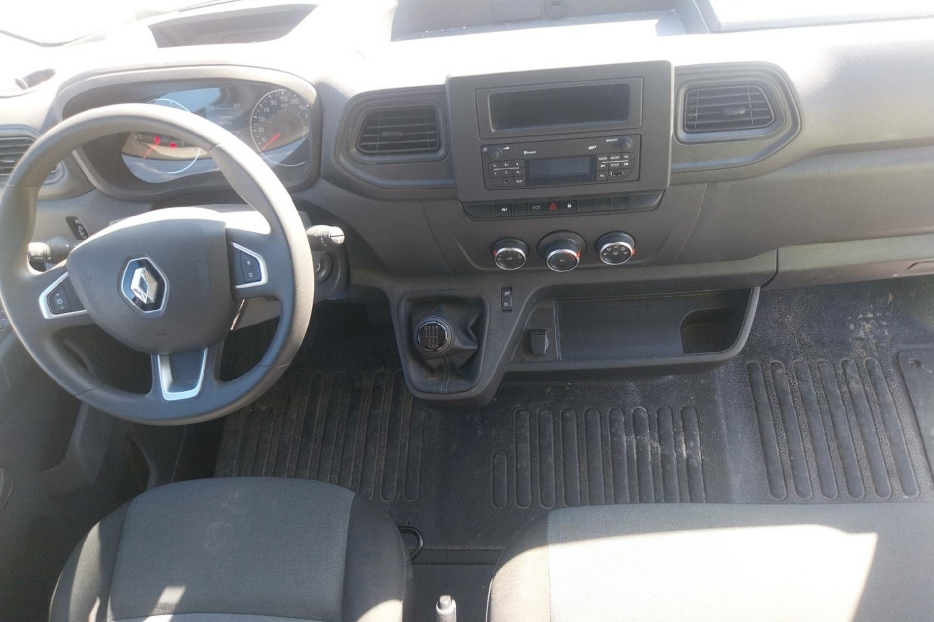 Vente en ligne Renault Master Fourgon MASTER FGN TRAC F3500 L3H3 BLUE DCI 135 au prix de 30 000 €