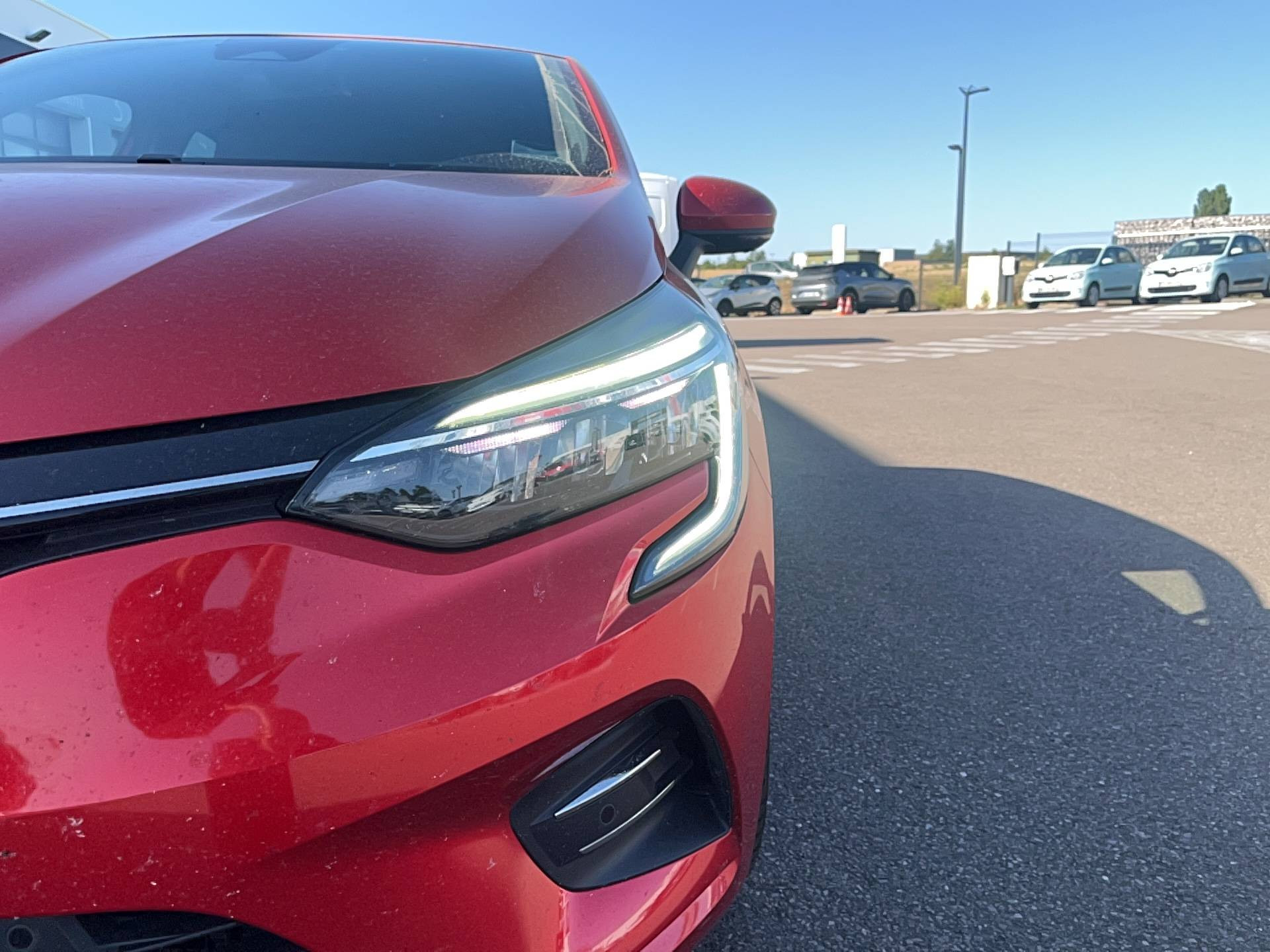 Vente en ligne Renault Clio 5 Clio E-Tech 140 au prix de 14 990 €