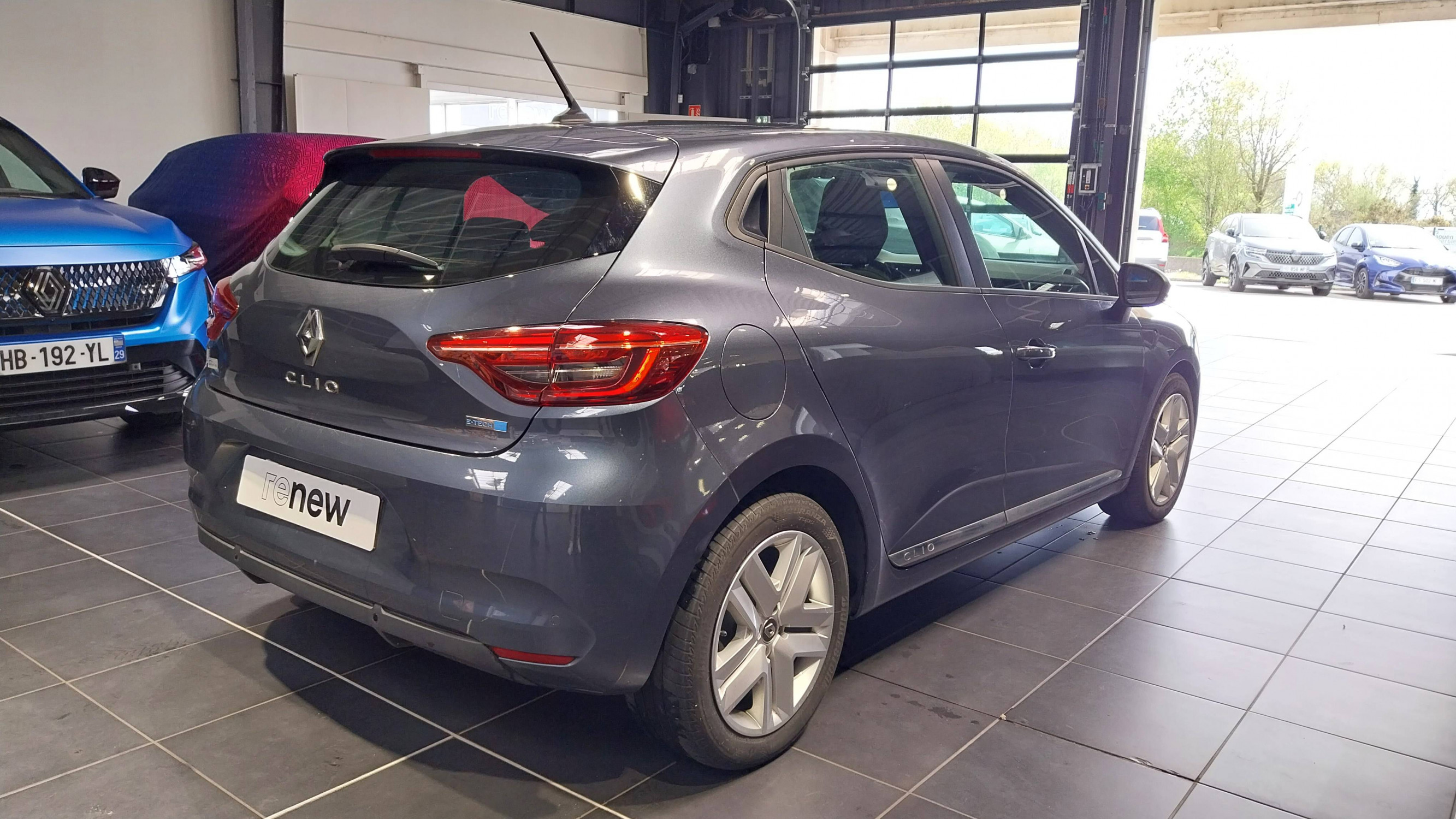 Vente en ligne Renault Clio 5 Clio E-Tech 140 au prix de 15 990 €