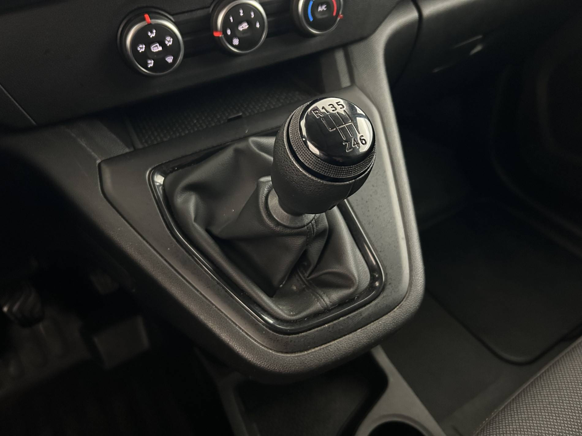 Vente en ligne Renault Kangoo Van  BLUE DCI 95 au prix de 19 890 €