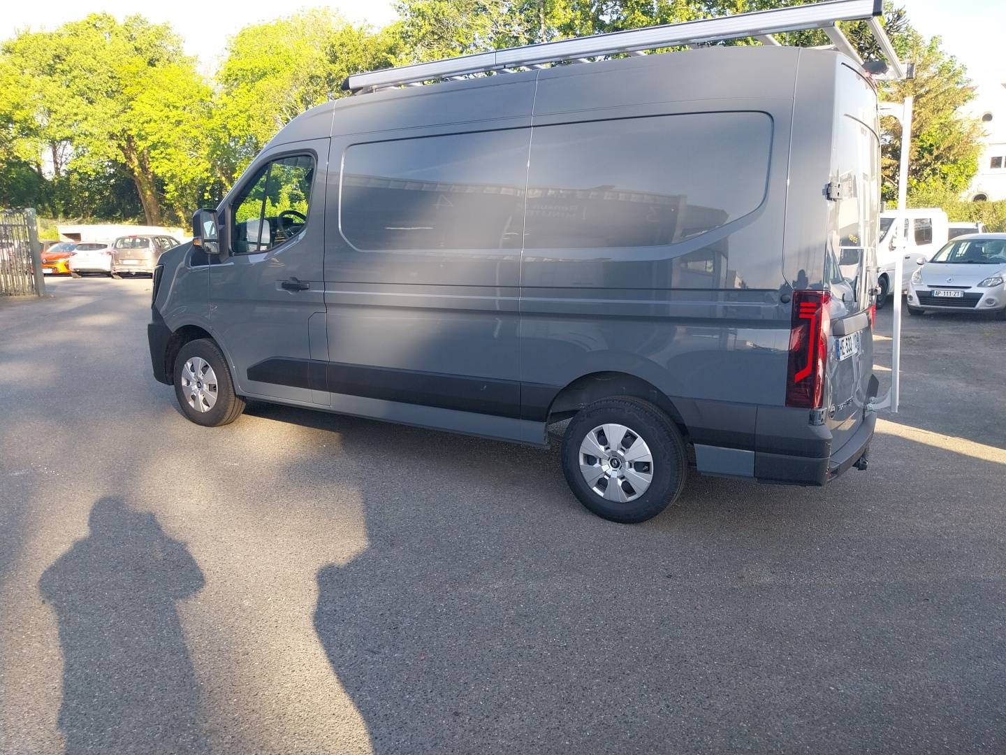 Vente en ligne Renault Master Fourgon MASTER FG BLUE DCI 170 L2H2 3T5 TR AUTO au prix de 61 800 €