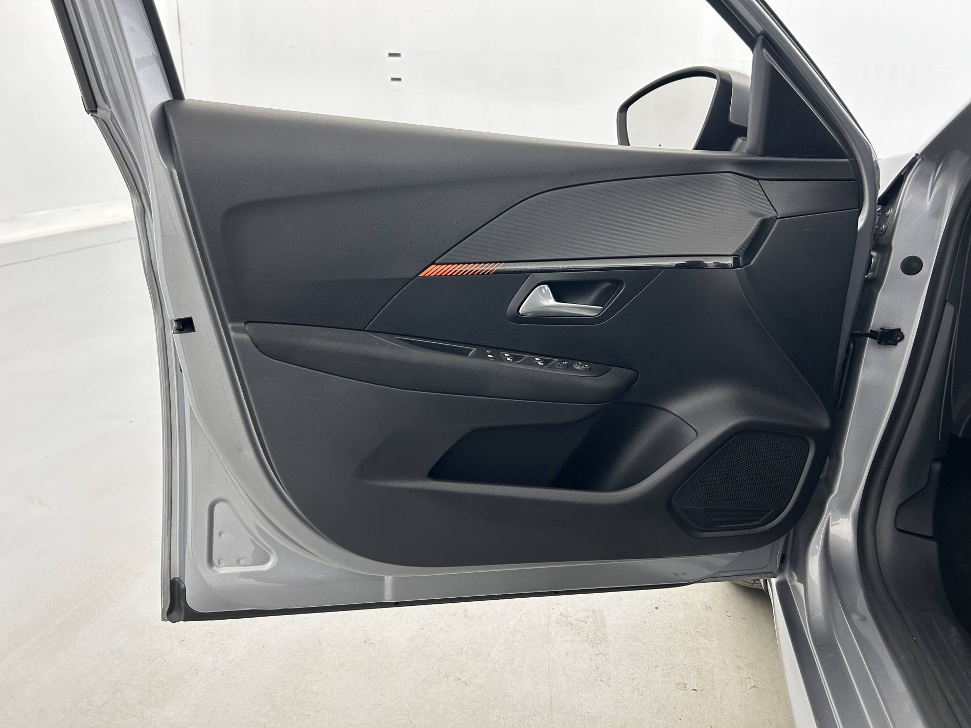 Vente en ligne Peugeot E-208 208 Electrique 50 kWh 136ch au prix de 12 390 €