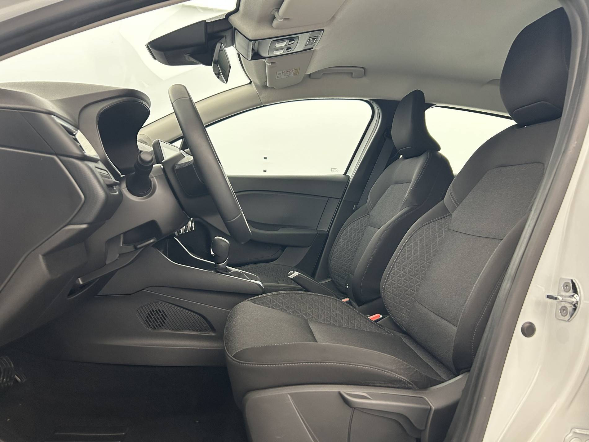 Vente en ligne Renault Clio 5 Clio E-Tech 140 - 21N au prix de 11 990 €