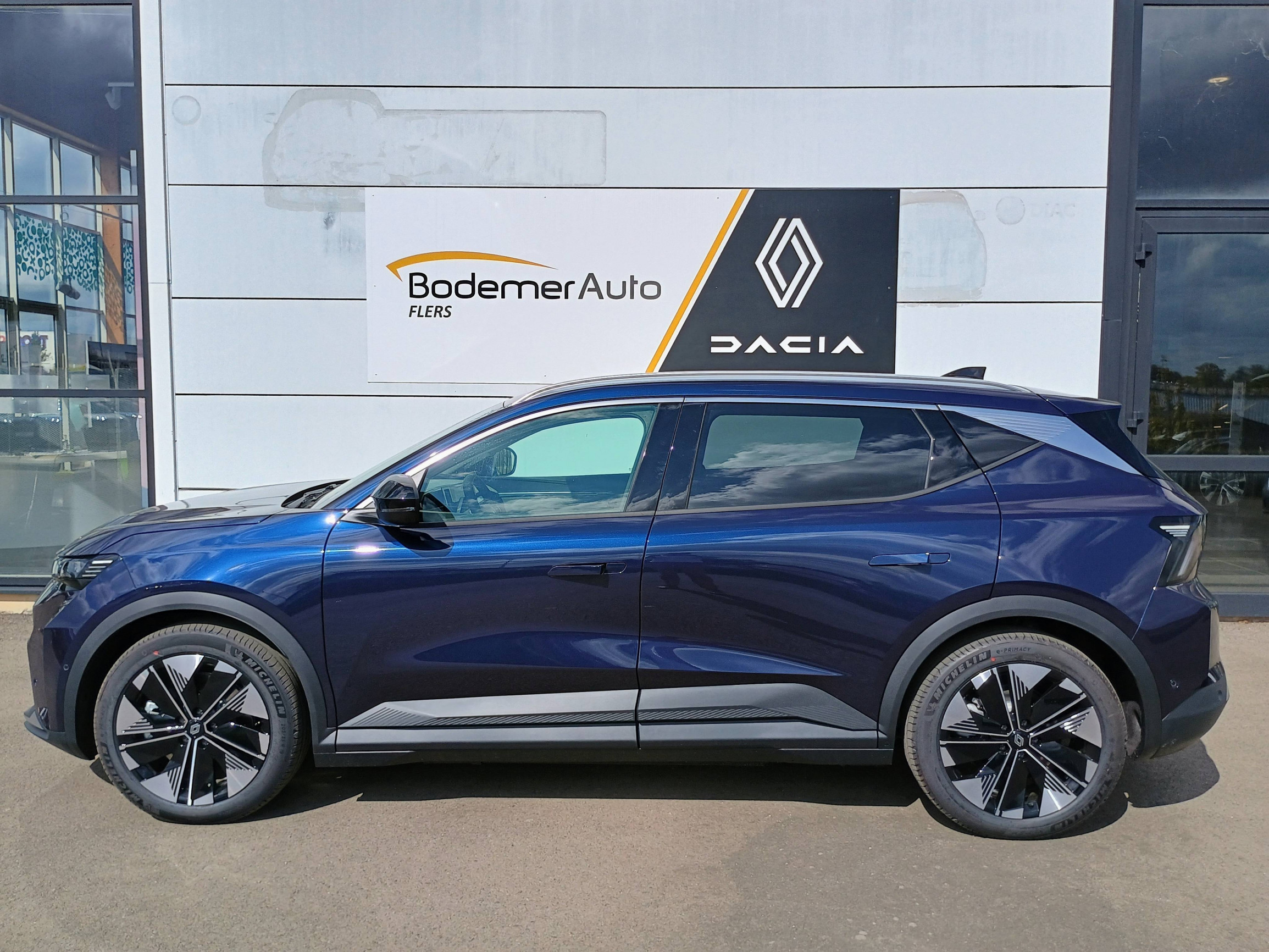 Vente en ligne Renault Scenic E-Tech Scenic E-Tech électrique 220 ch grande autonomie au prix de 46 980 €