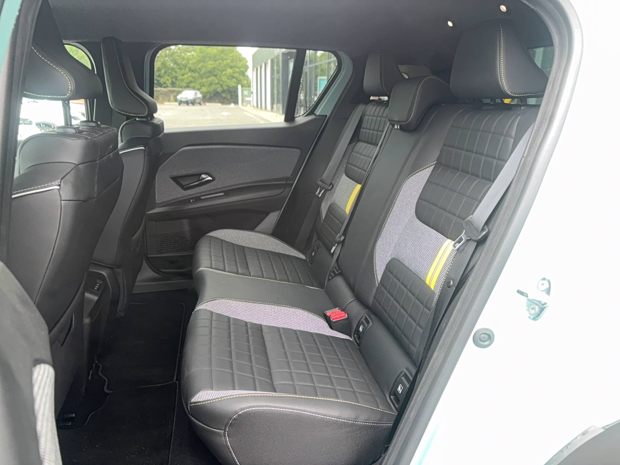 Vente en ligne Renault R4 E-Tech  150 ch autonomie confort au prix de 36 490 €