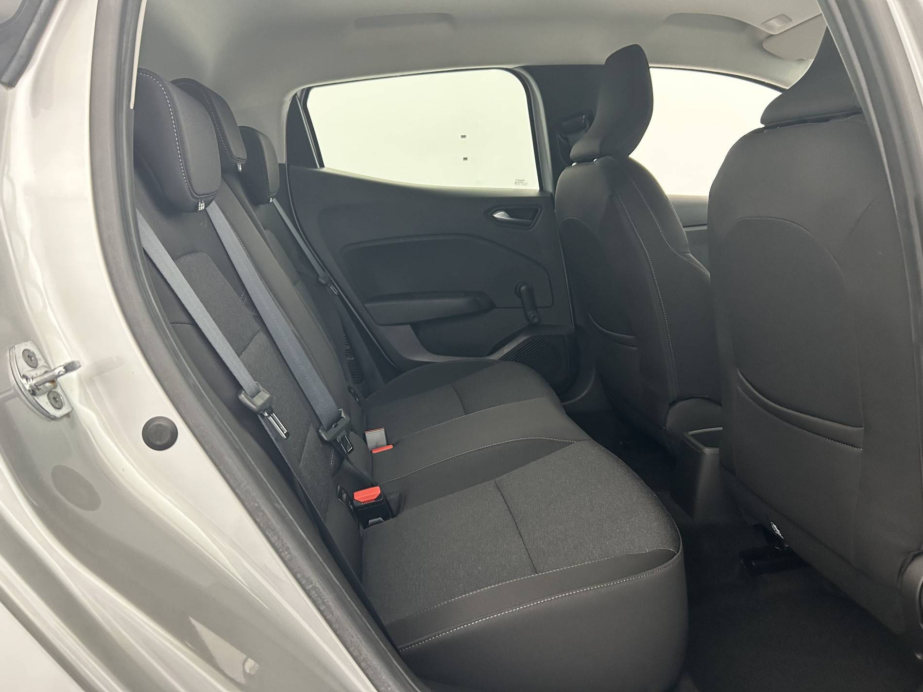 Vente en ligne Renault Clio 5 Clio E-Tech 140 - 21N au prix de 14 490 €