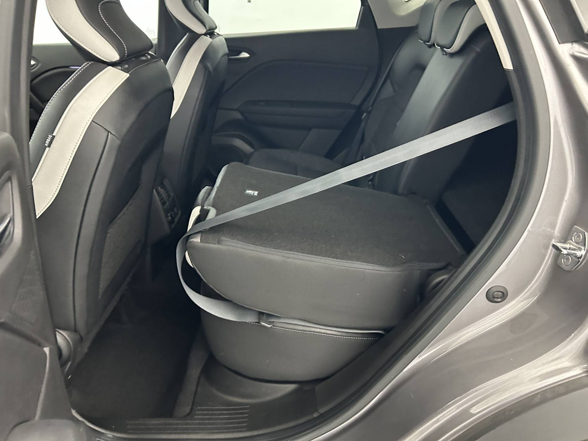 Vente en ligne Renault Captur  mild hybrid 140 au prix de 17 990 €