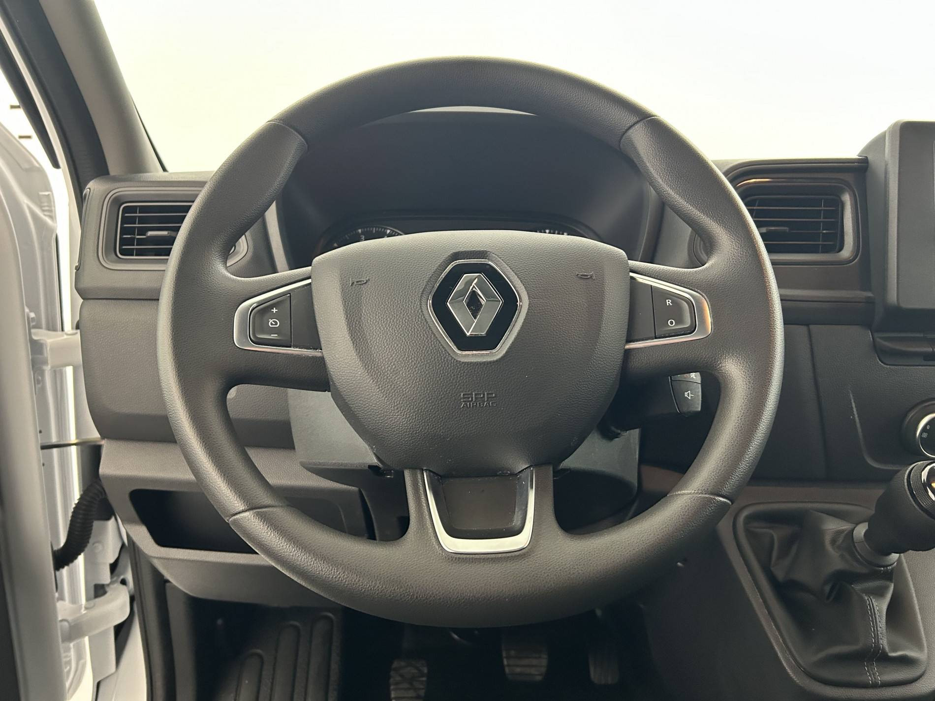 Vente en ligne Renault Master Fourgon MASTER FGN TRAC F3500 L2H2 BLUE DCI 135 au prix de 27 990 €