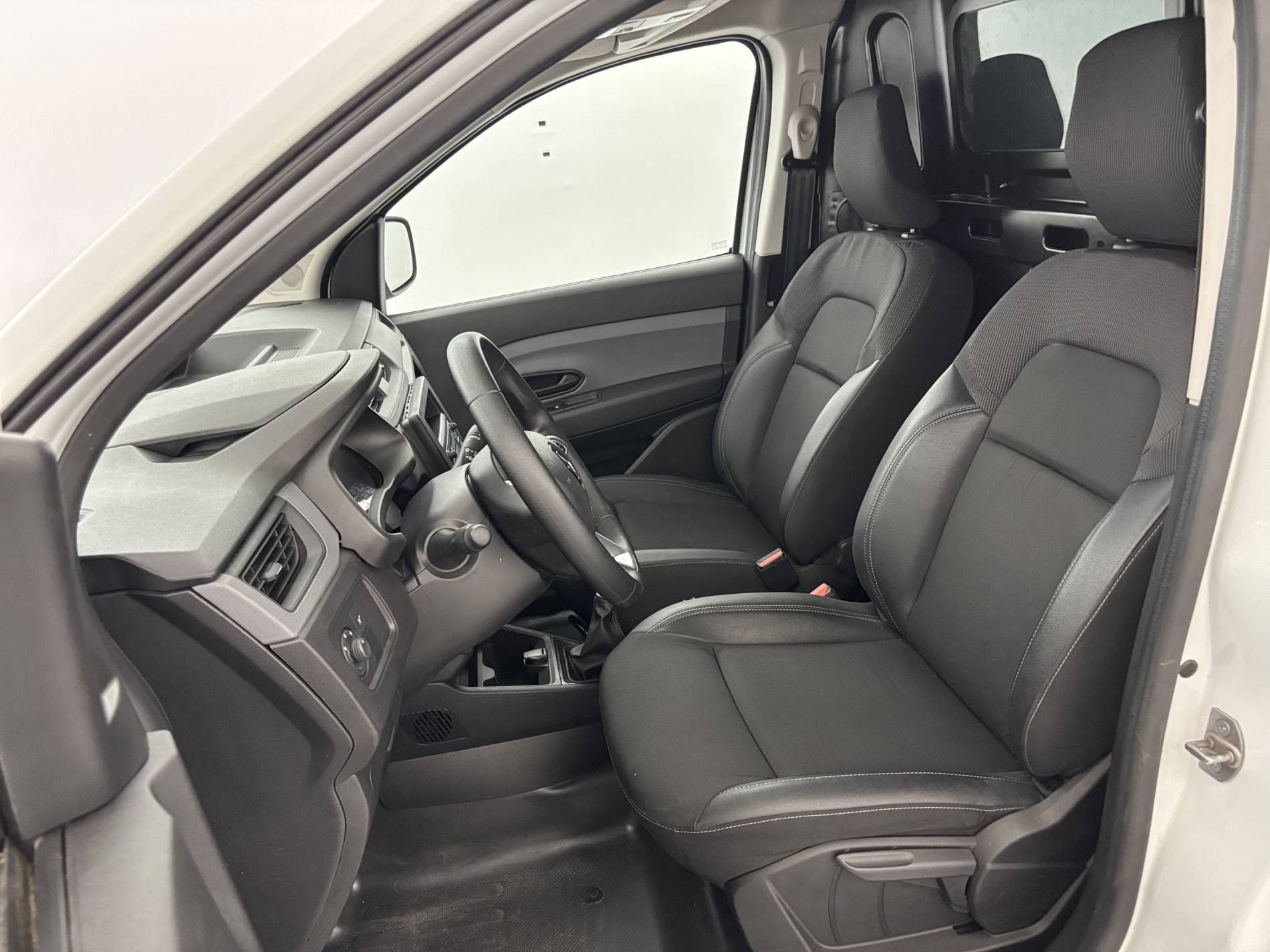 Renault Express Van  BLUE DCI 95 - 22 occasion de 2024 en vente à Brest