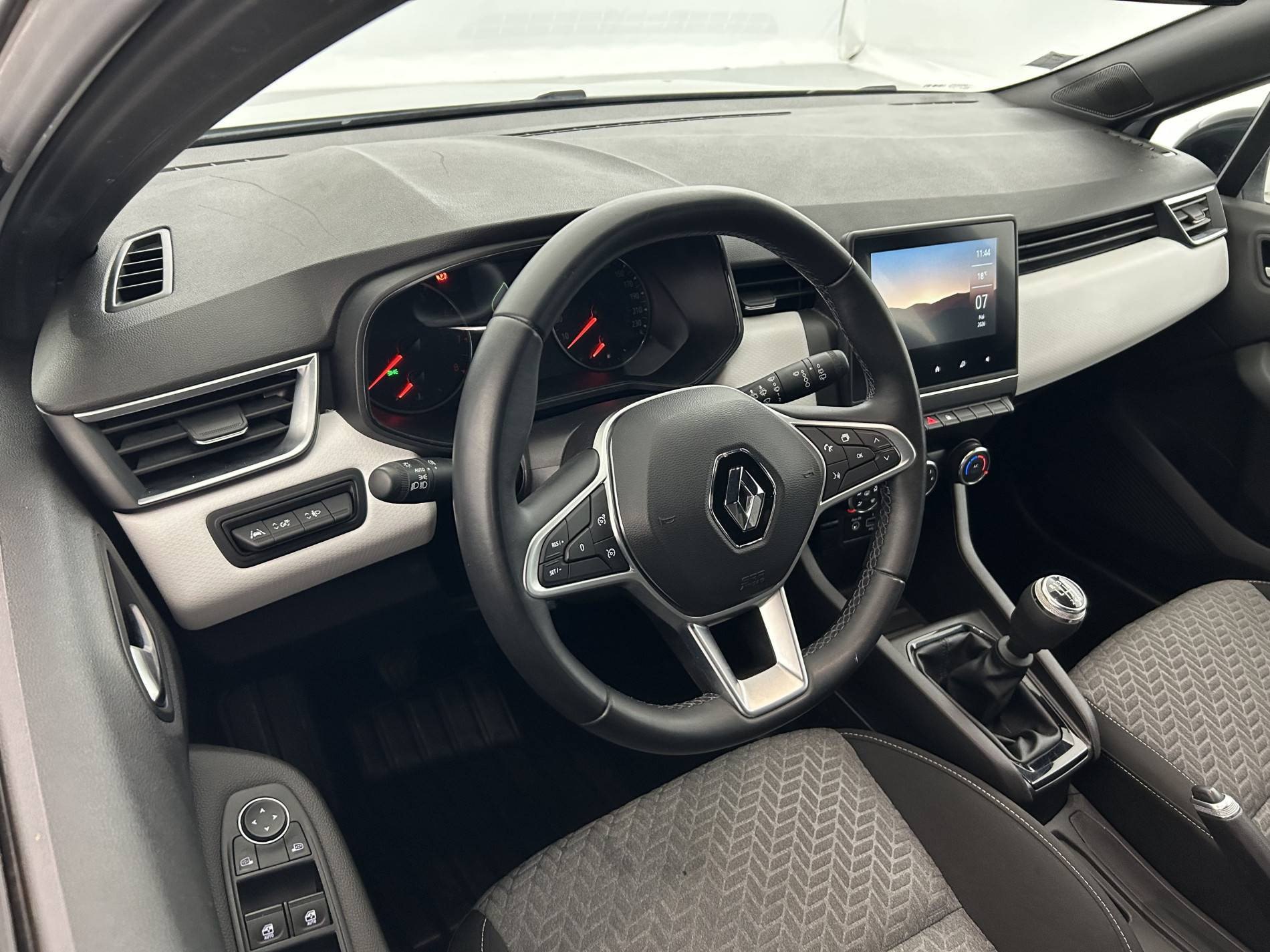Vente en ligne Renault Clio 5 Clio TCe 90 - 21N au prix de 13 790 €