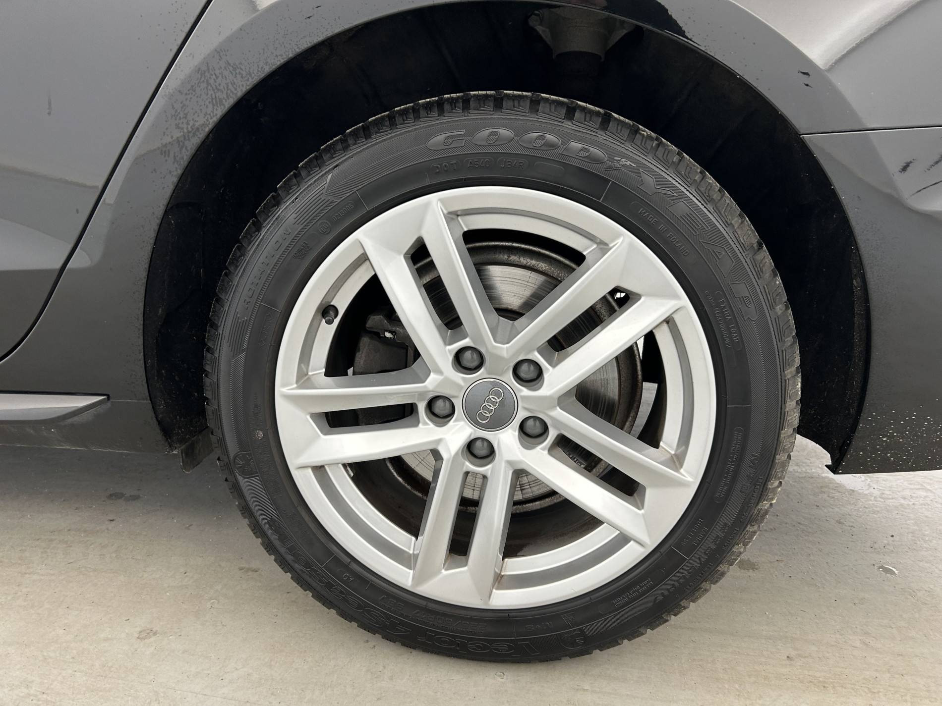Vente en ligne Audi A4 Avant  35 TDI 163 S tronic 7 au prix de 28 790 €